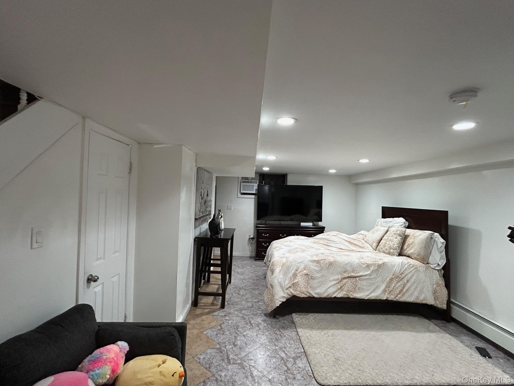 863 E 221st Street, Bronx, NY 10467