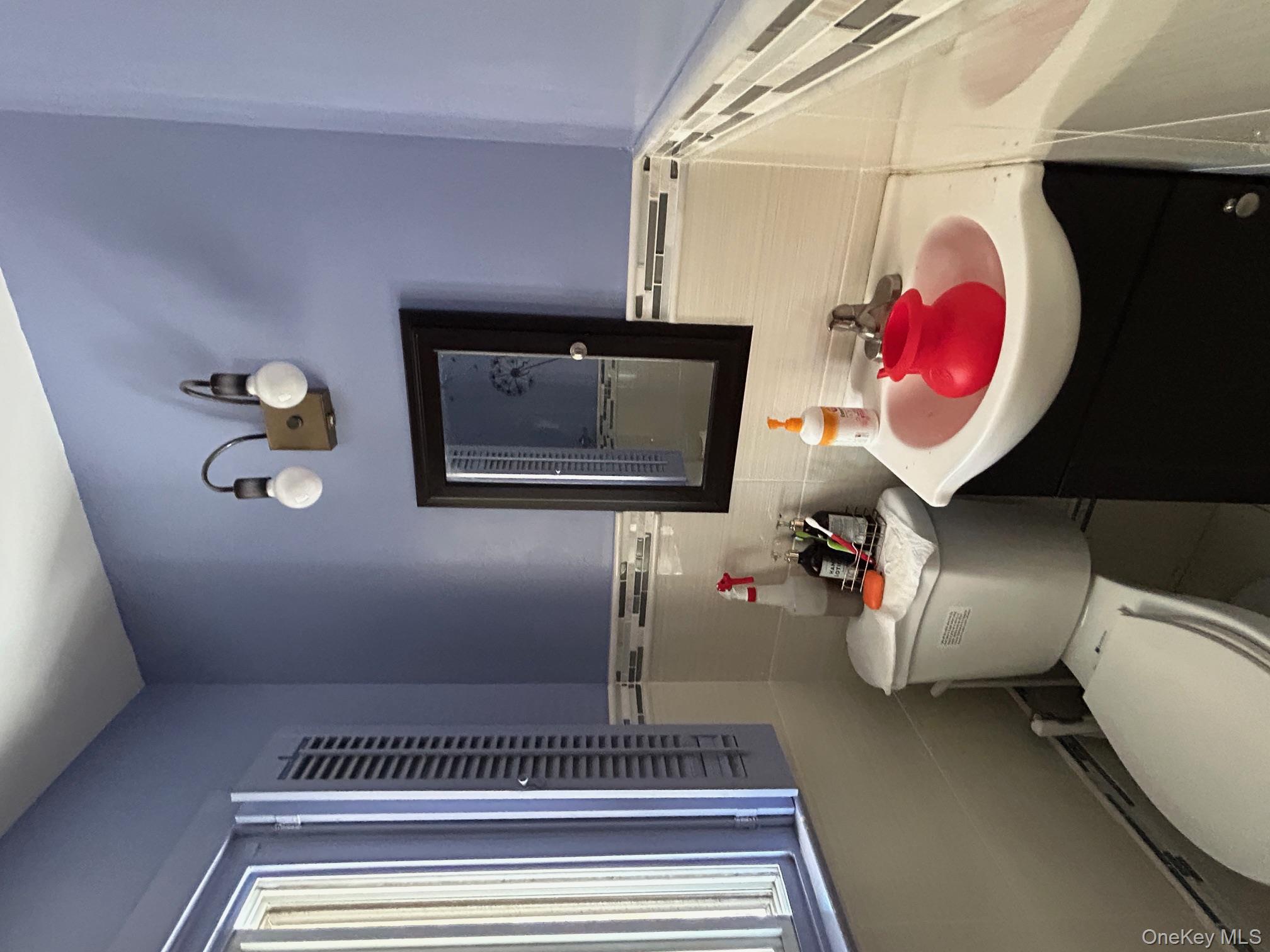 863 E 221st Street, Bronx, NY 10467