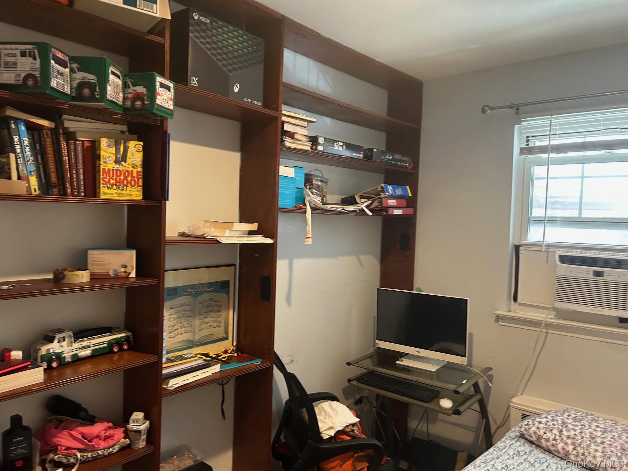 863 E 221st Street, Bronx, NY 10467