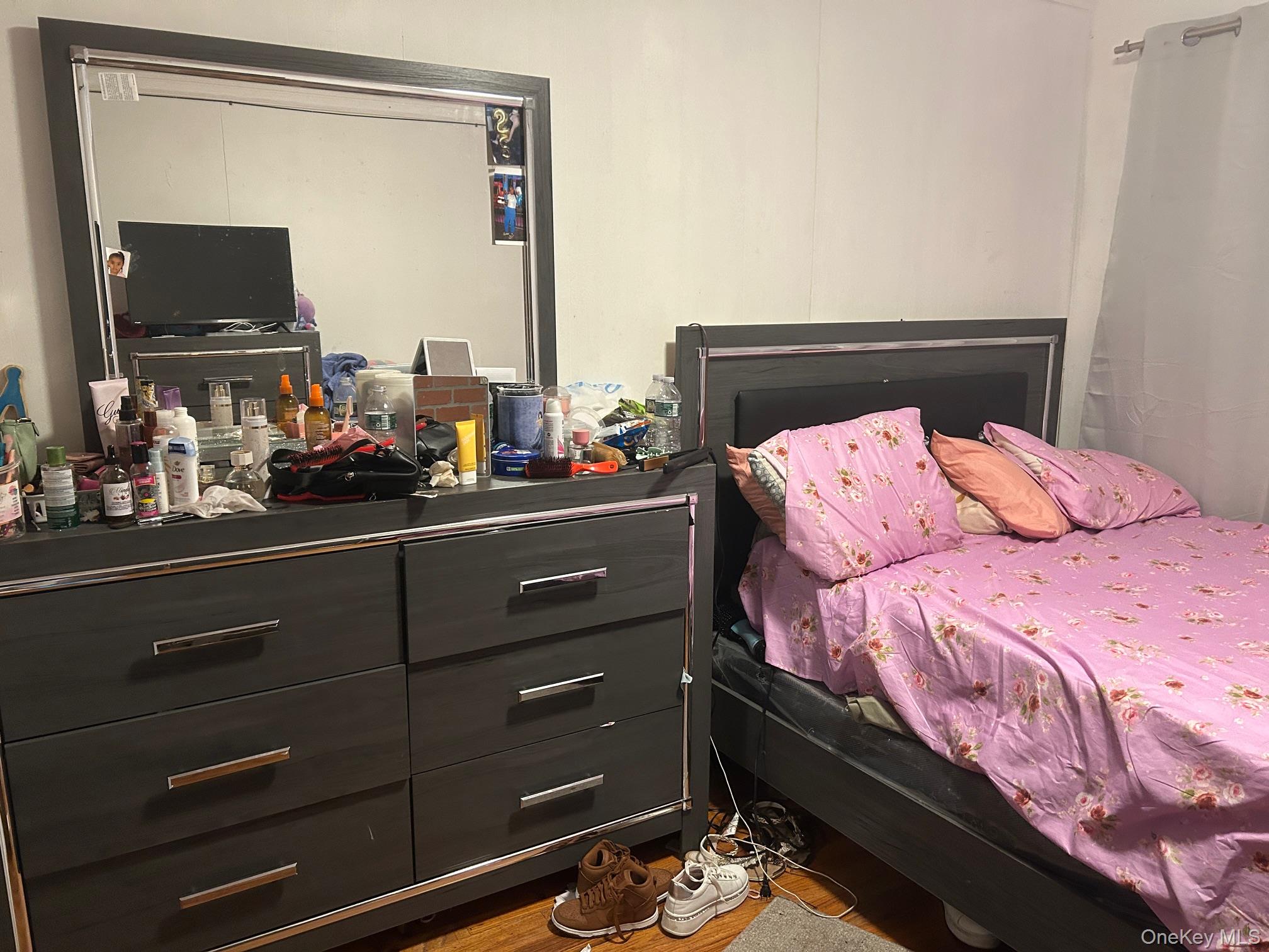 863 E 221st Street, Bronx, NY 10467