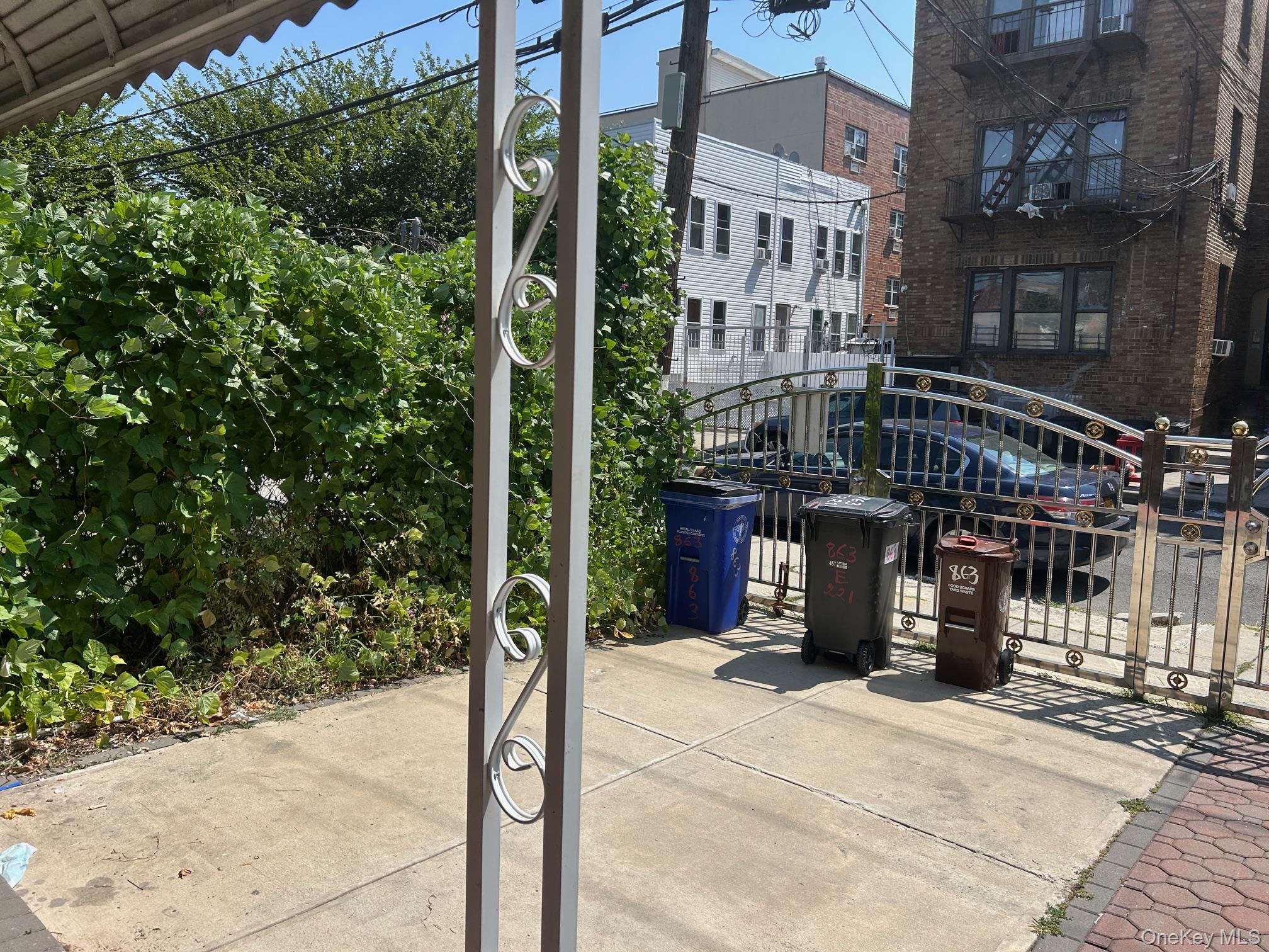 863 E 221st Street, Bronx, NY 10467