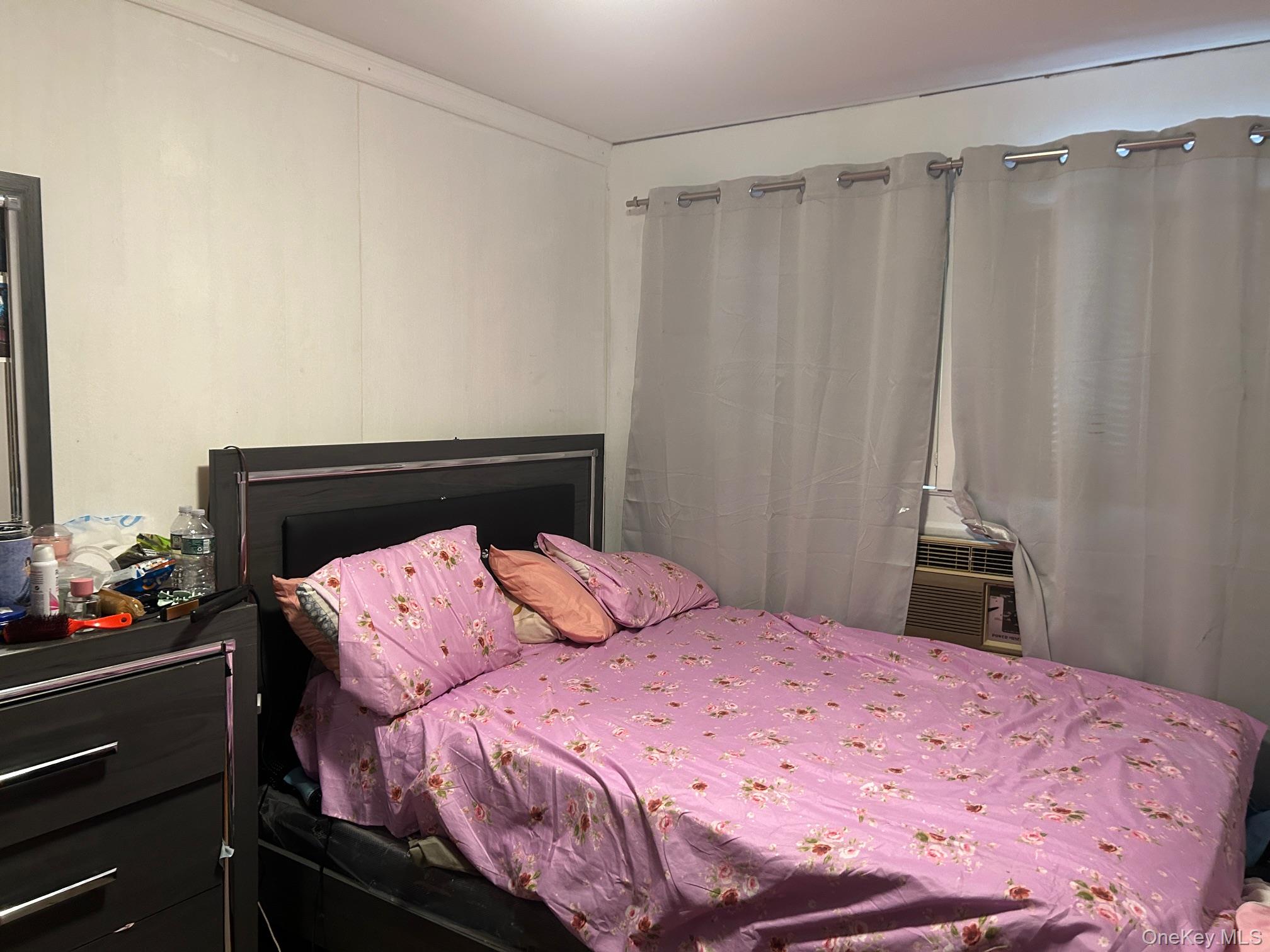 863 E 221st Street, Bronx, NY 10467