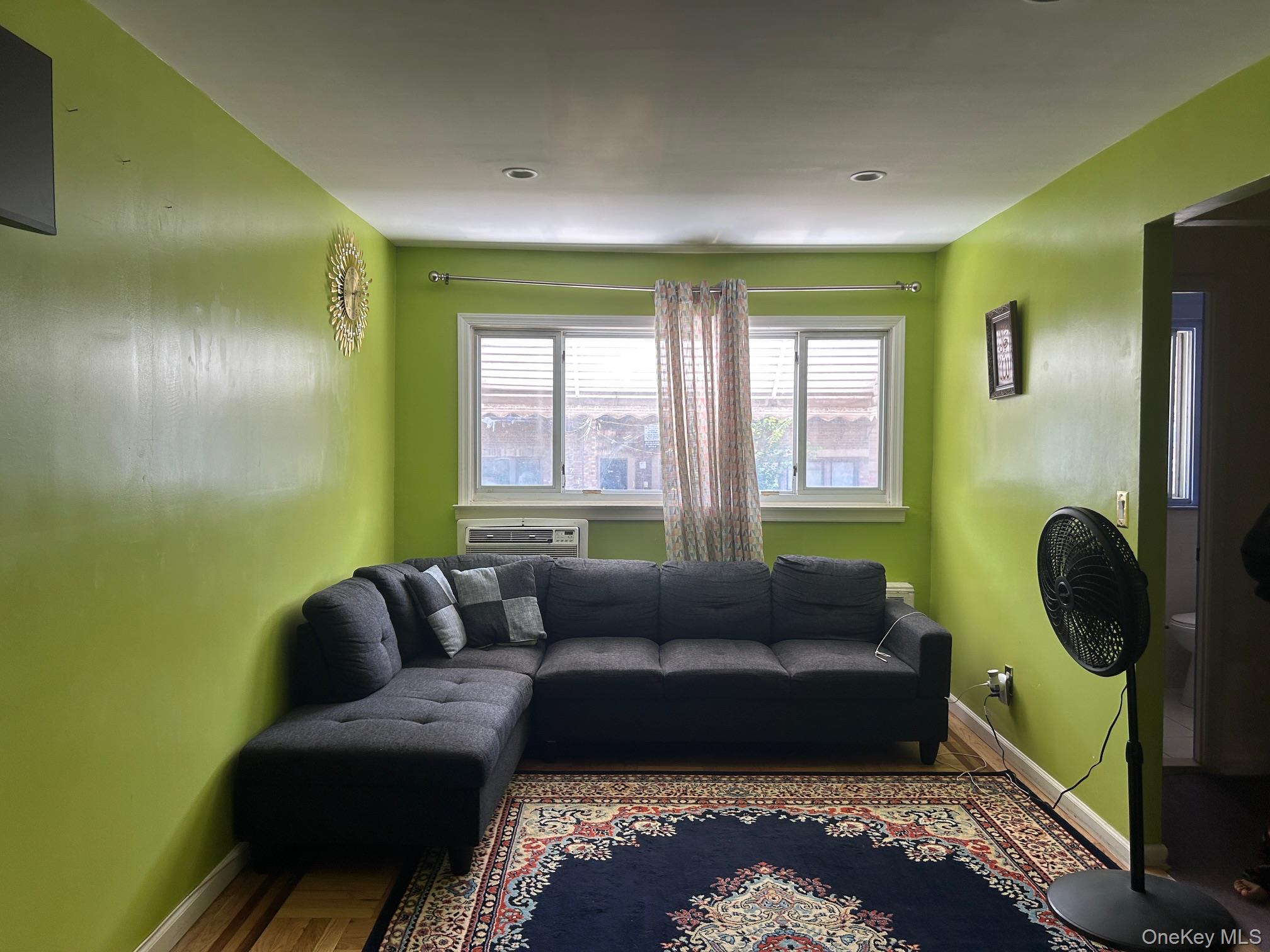 863 E 221st Street, Bronx, NY 10467