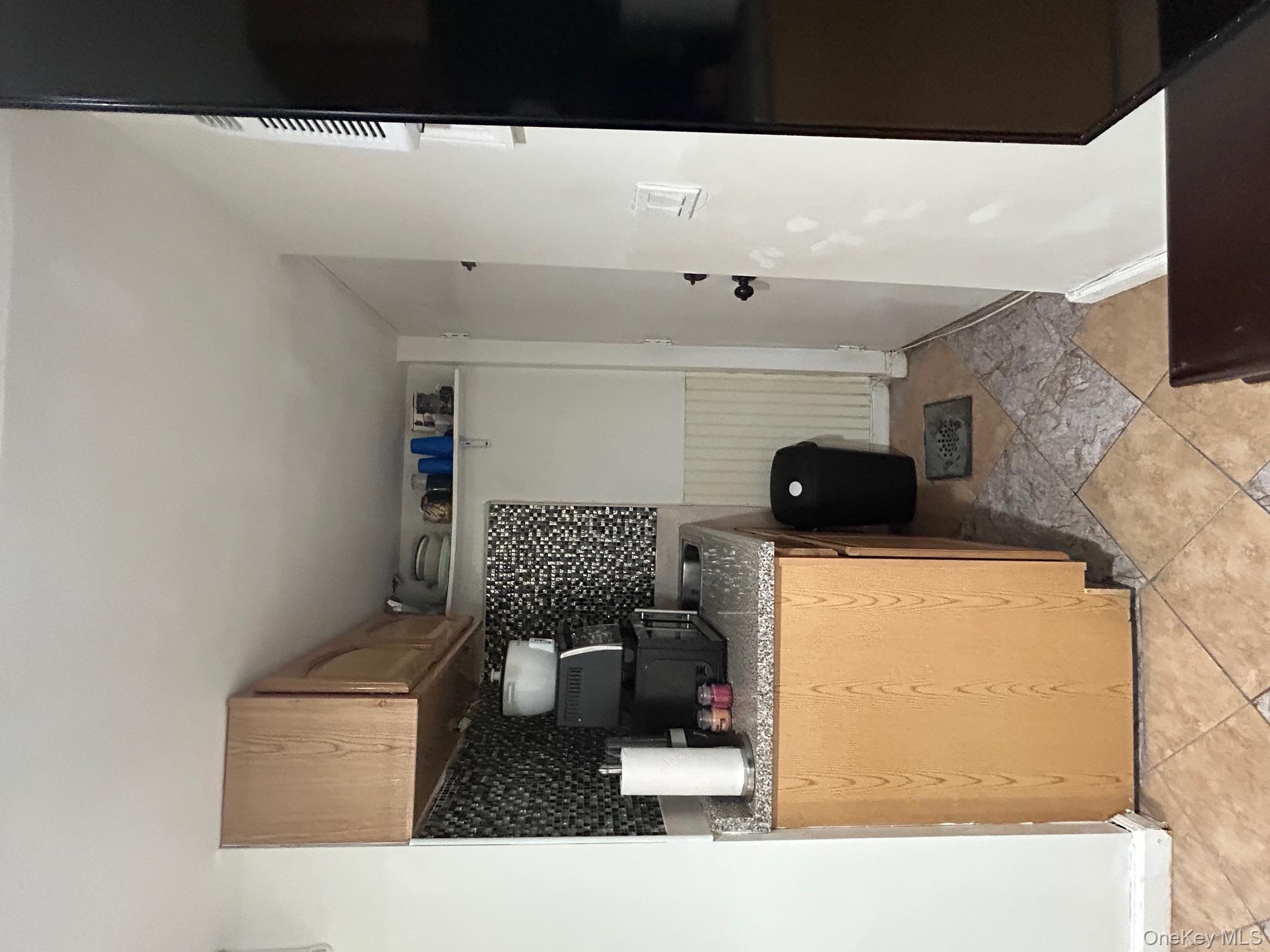 863 E 221st Street, Bronx, NY 10467