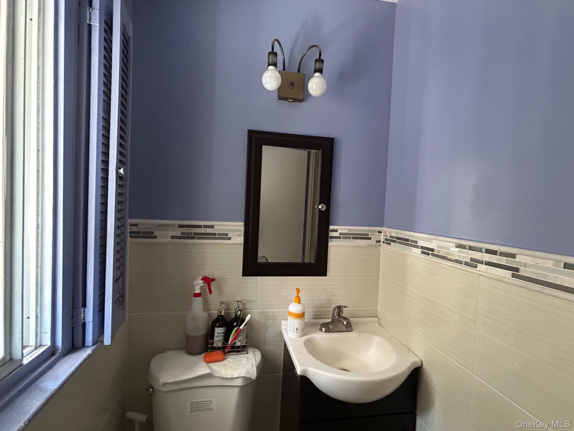 863 E 221st Street, Bronx, NY 10467