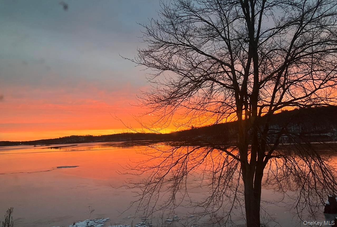 88 W Mombasha Road, Monroe, NY 10950