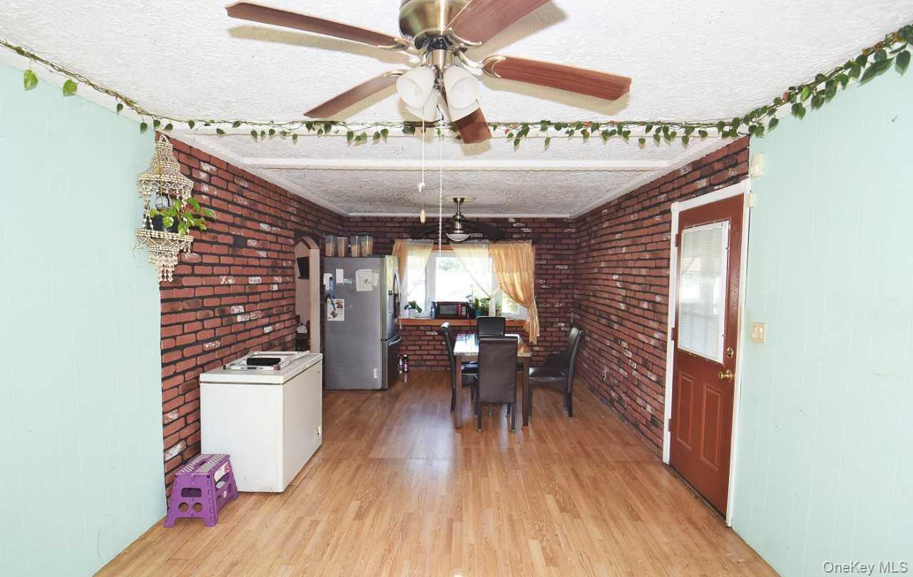 14 E Walnut Street, Central Islip, NY 11722