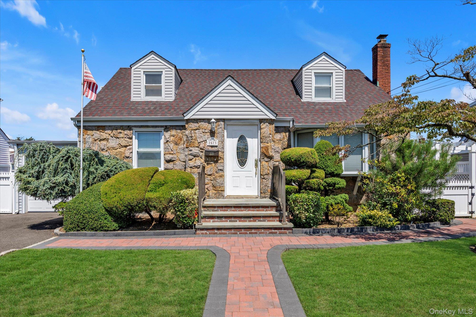 2573 E 7th Avenue, East Meadow, NY 11554