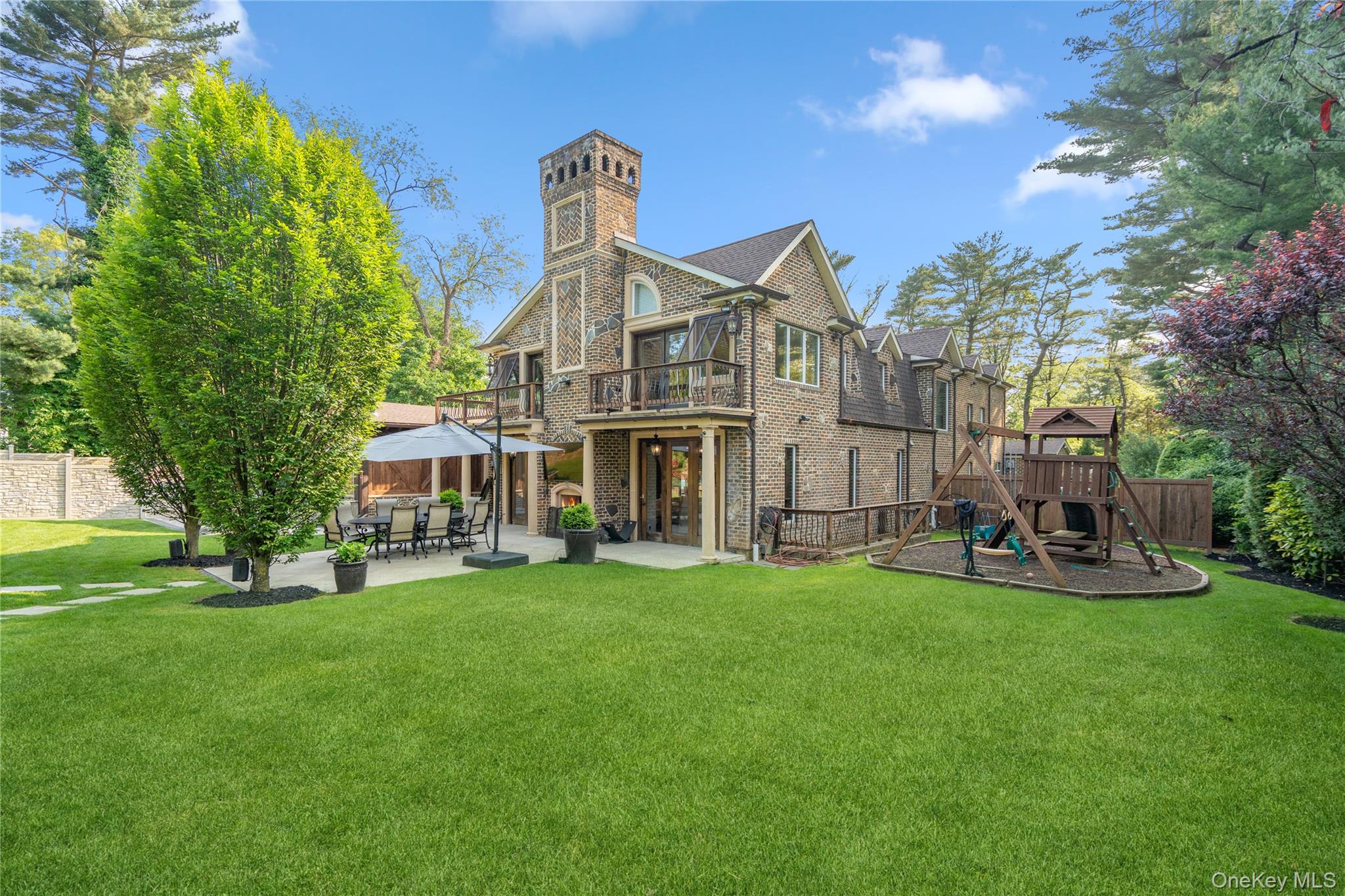 213 Guinea Woods Road, Old Westbury, NY 11568