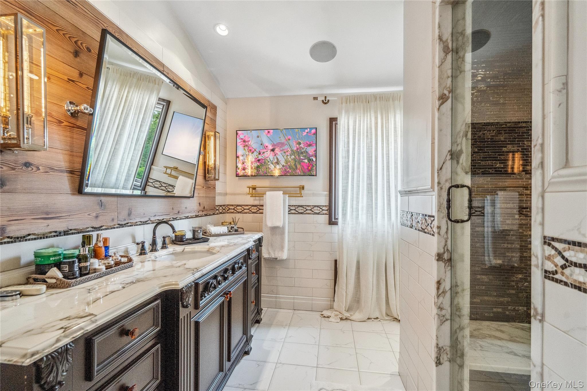 213 Guinea Woods Road, Old Westbury, NY 11568