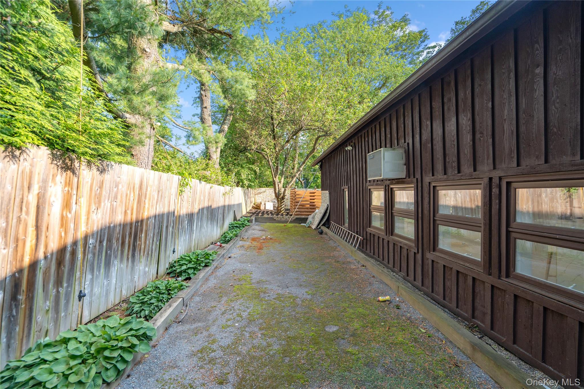 213 Guinea Woods Road, Old Westbury, NY 11568