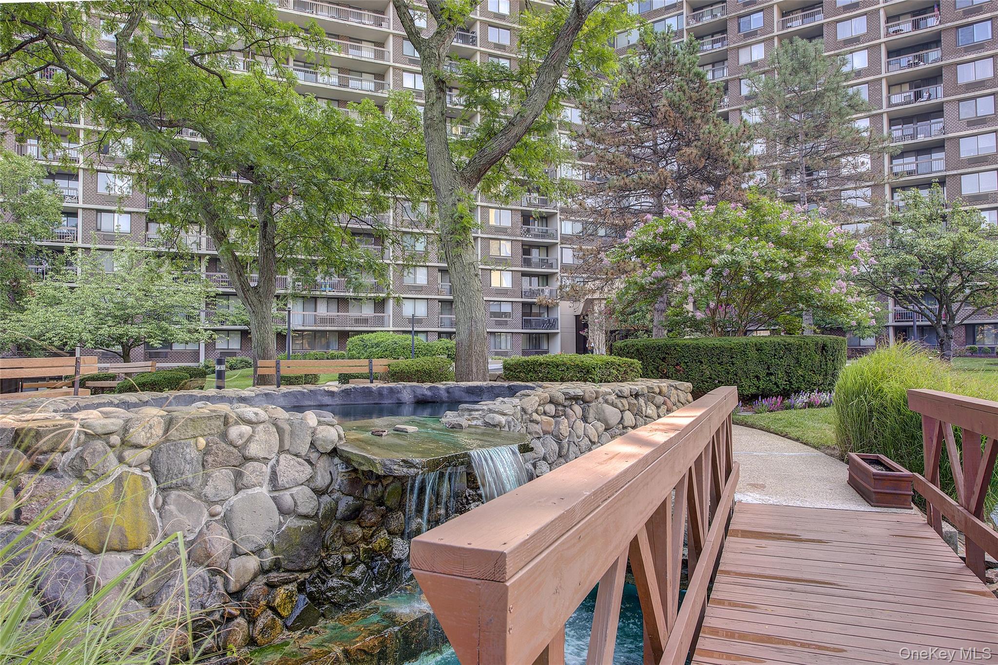 1 Bay Club Drive # 5H, Bayside, NY 11360