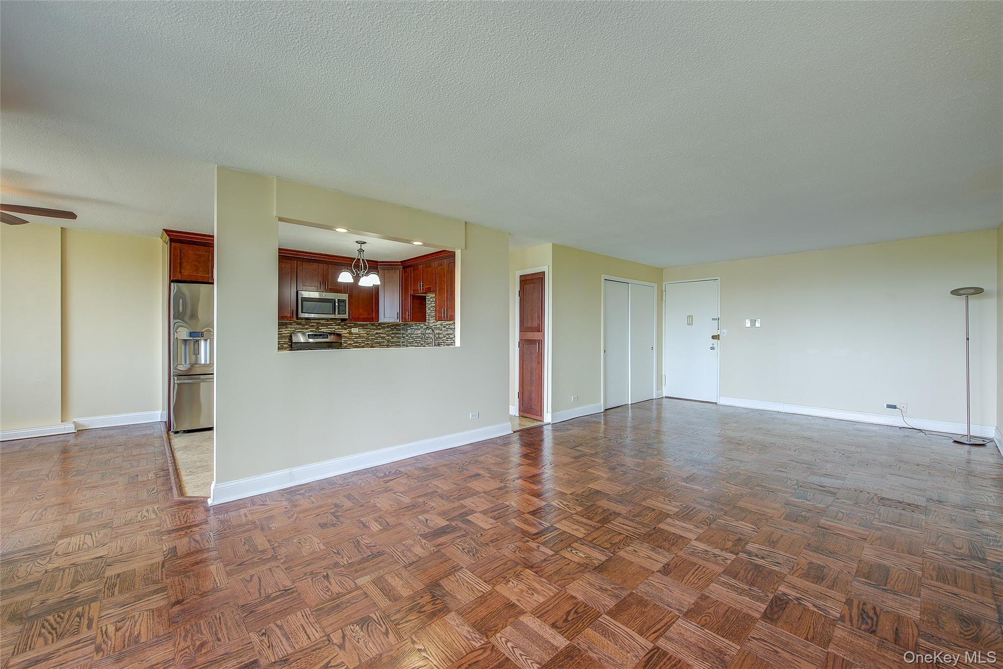 1 Bay Club Drive # 5H, Bayside, NY 11360