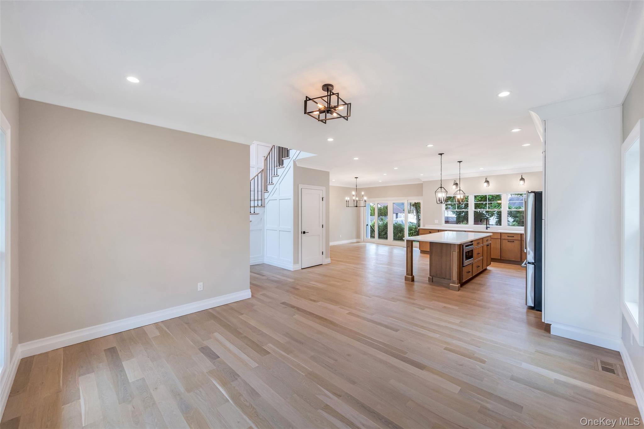 100 Root Avenue, Islip, NY 11751