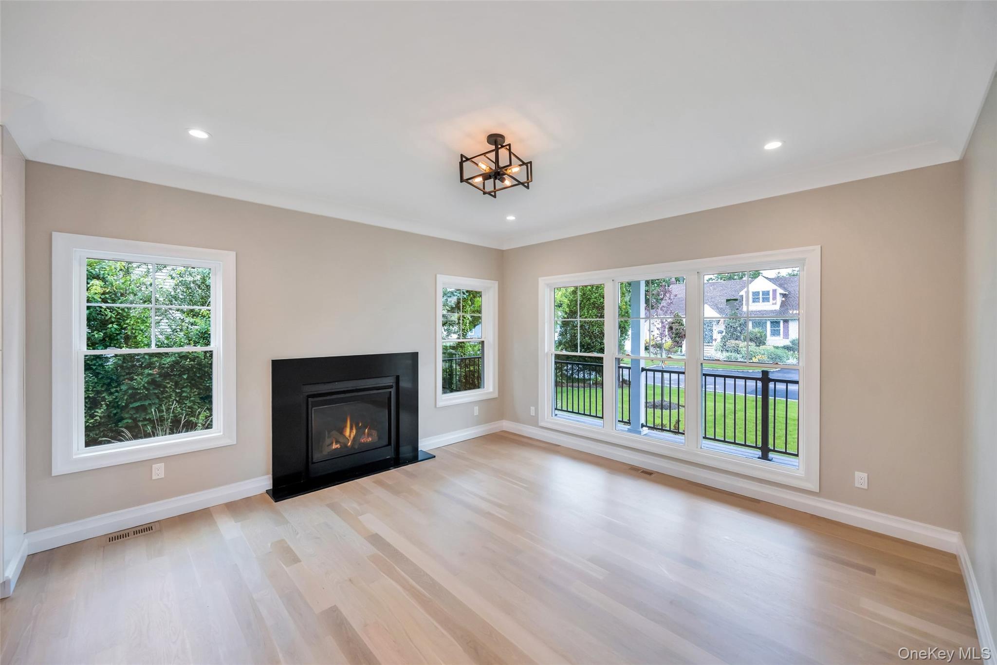 100 Root Avenue, Islip, NY 11751