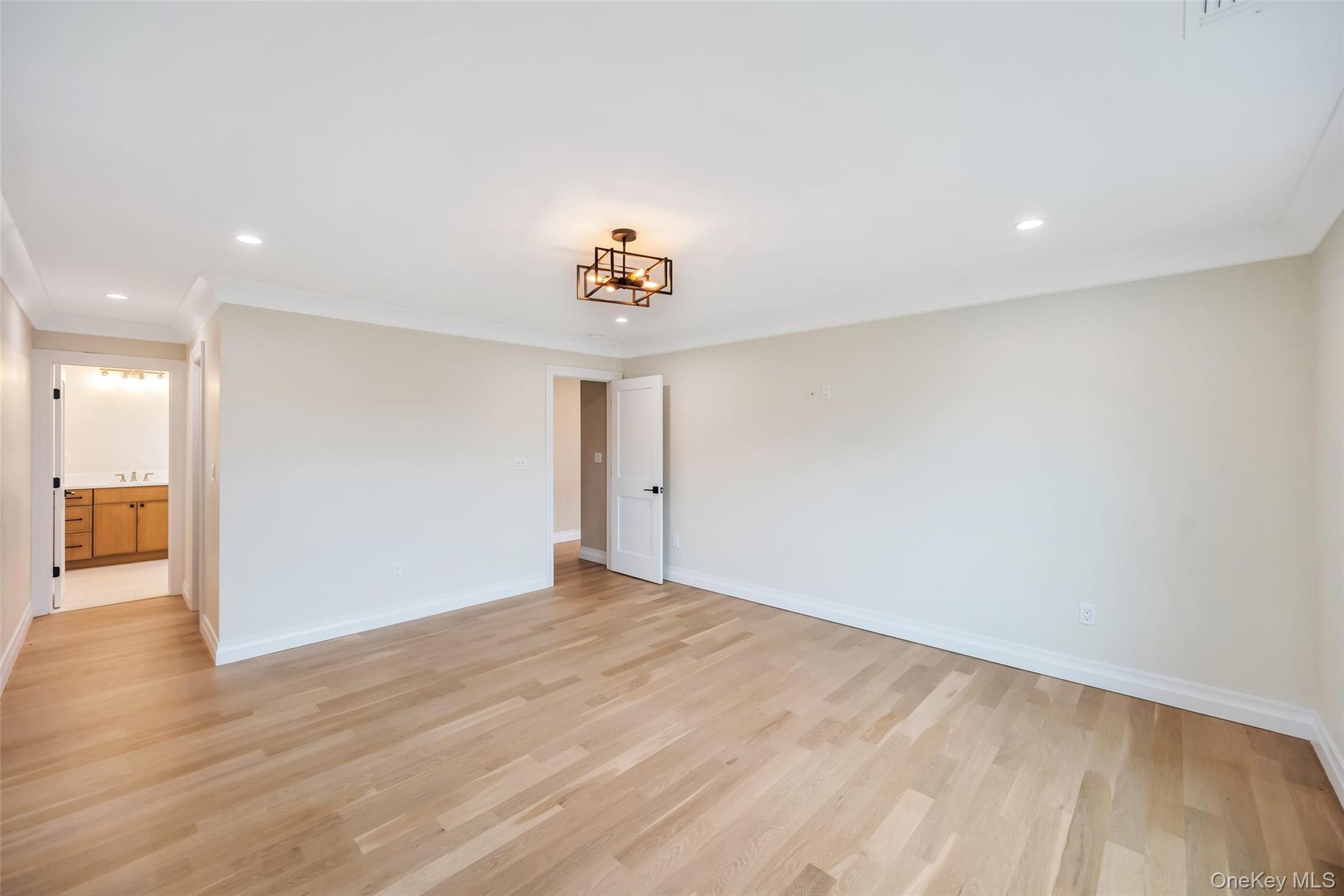 100 Root Avenue, Islip, NY 11751