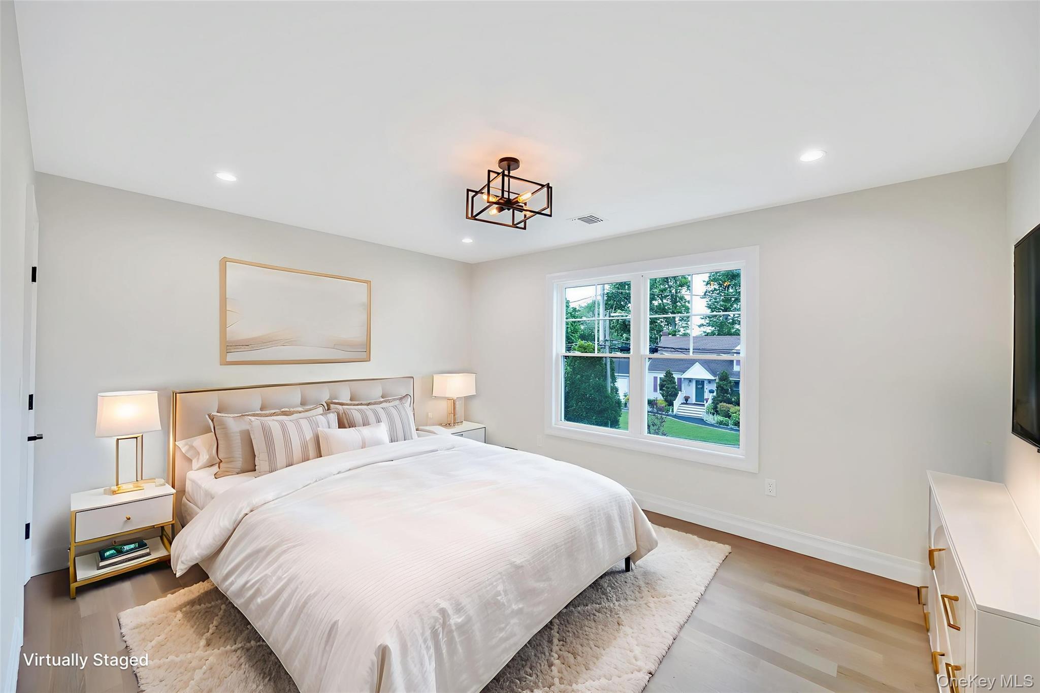 100 Root Avenue, Islip, NY 11751