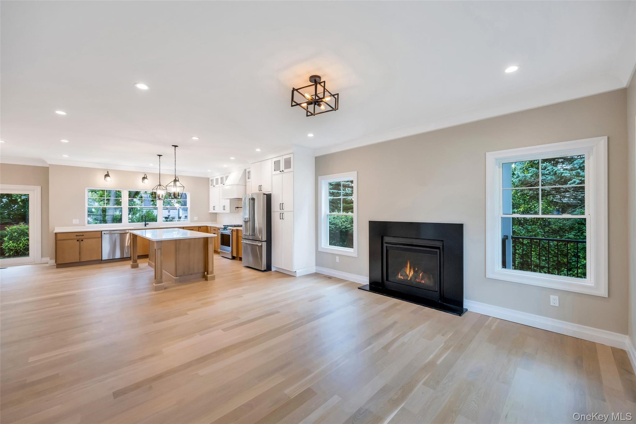 100 Root Avenue, Islip, NY 11751