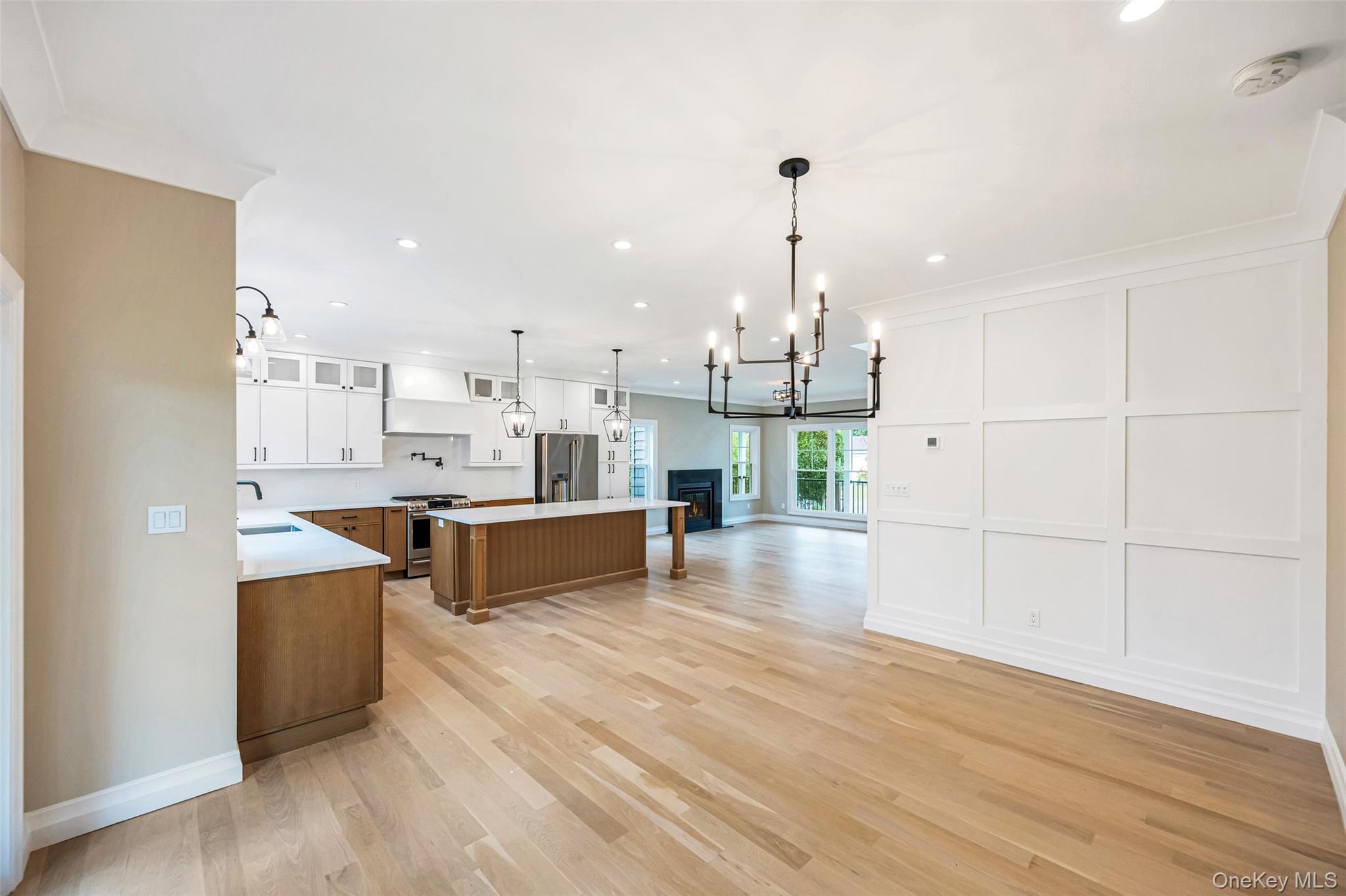 100 Root Avenue, Islip, NY 11751