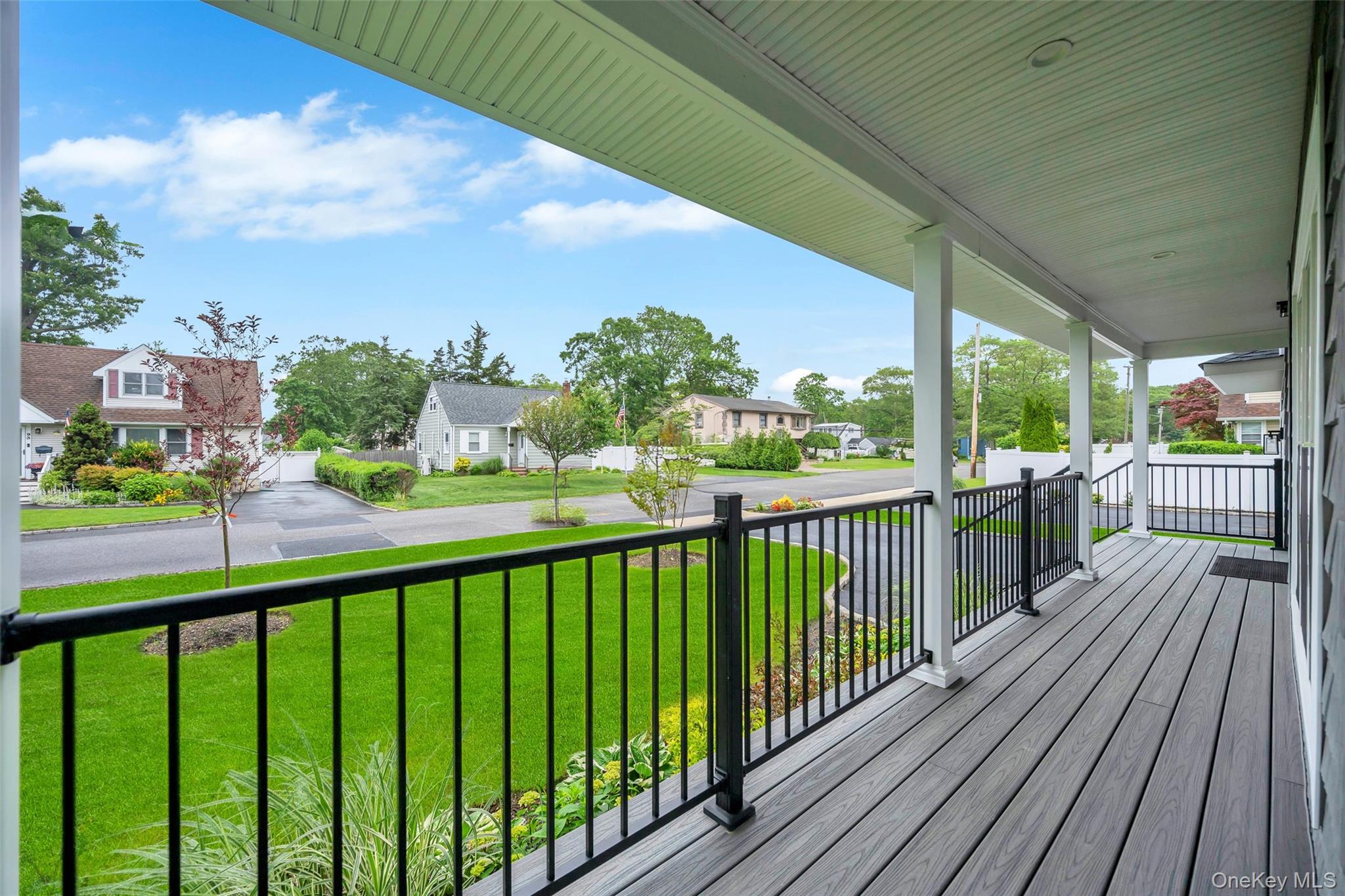 100 Root Avenue, Islip, NY 11751