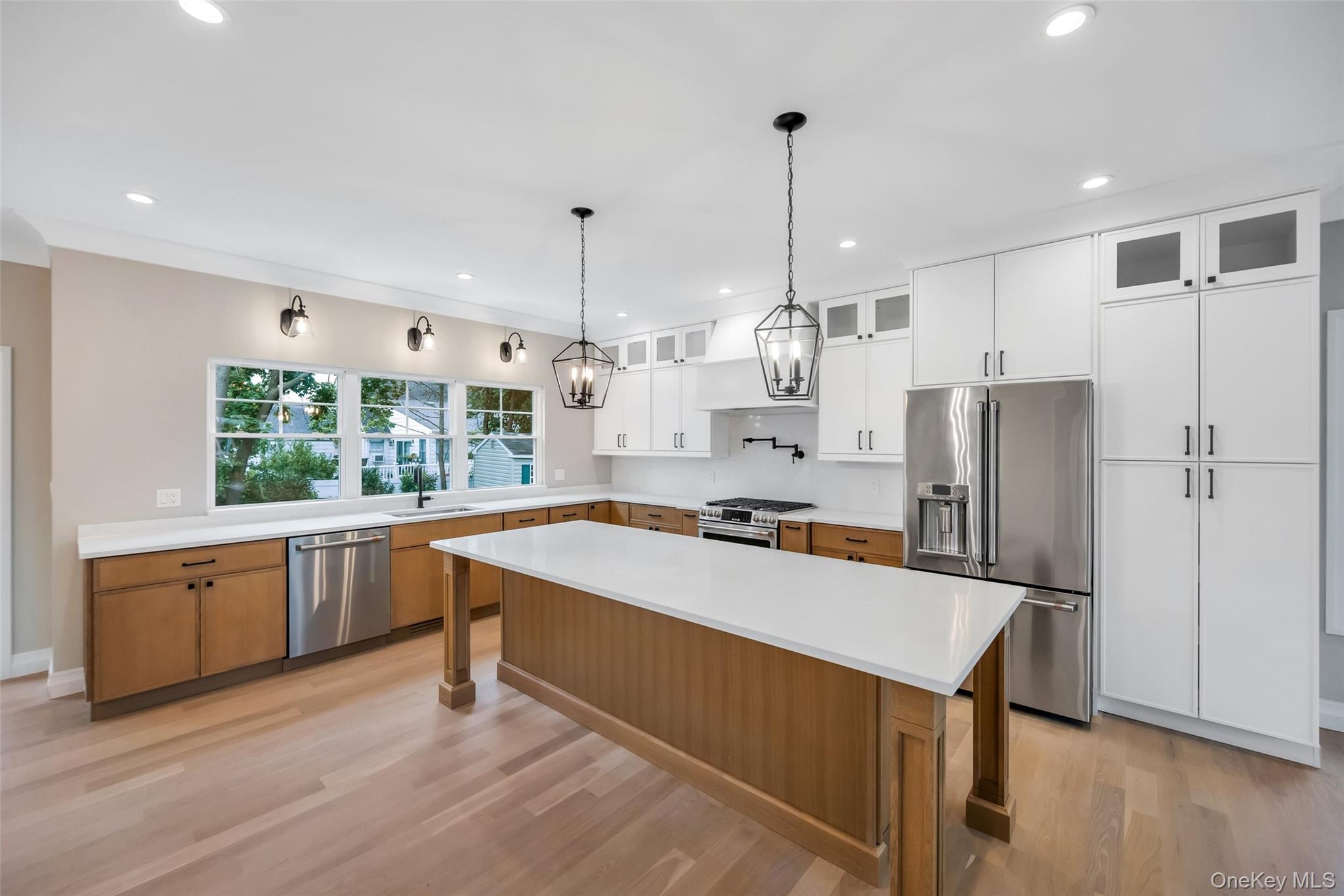 100 Root Avenue, Islip, NY 11751