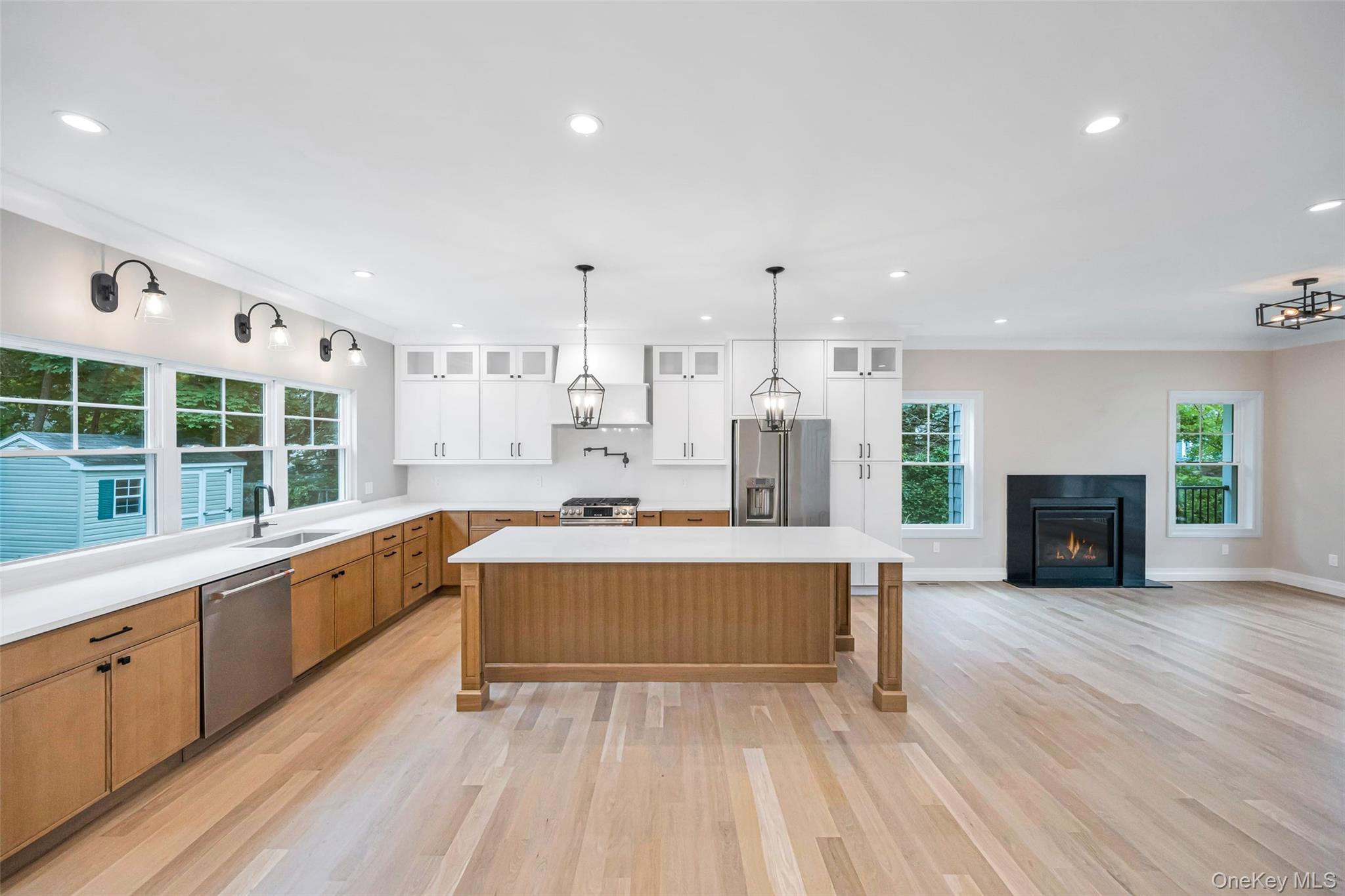 100 Root Avenue, Islip, NY 11751