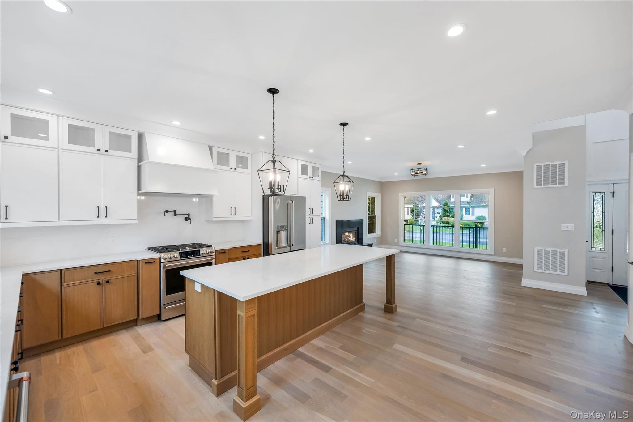 100 Root Avenue, Islip, NY 11751