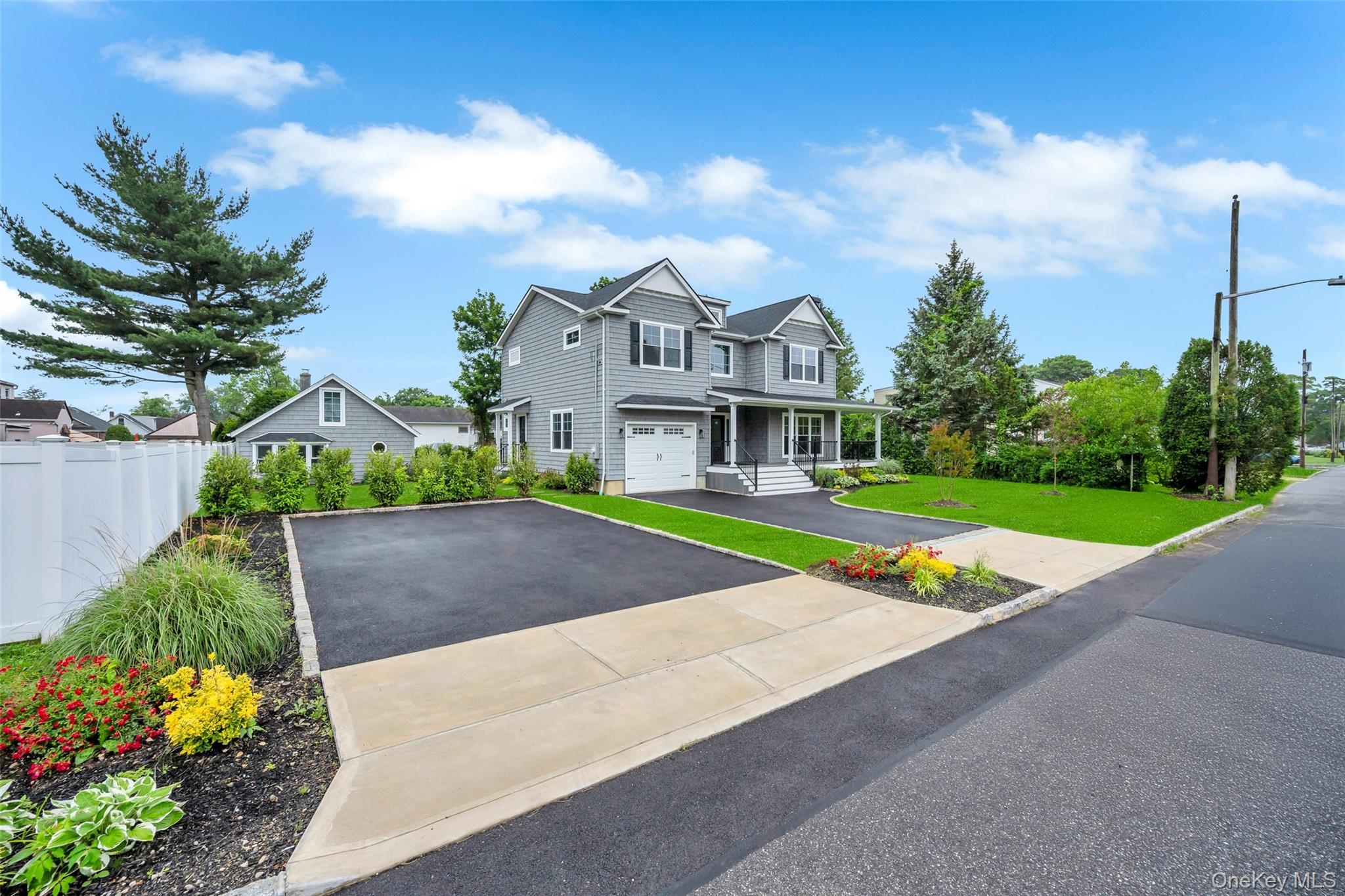 100 Root Avenue, Islip, NY 11751