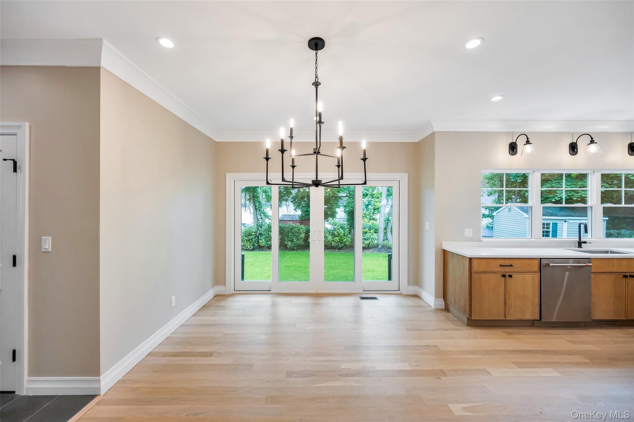 100 Root Avenue, Islip, NY 11751