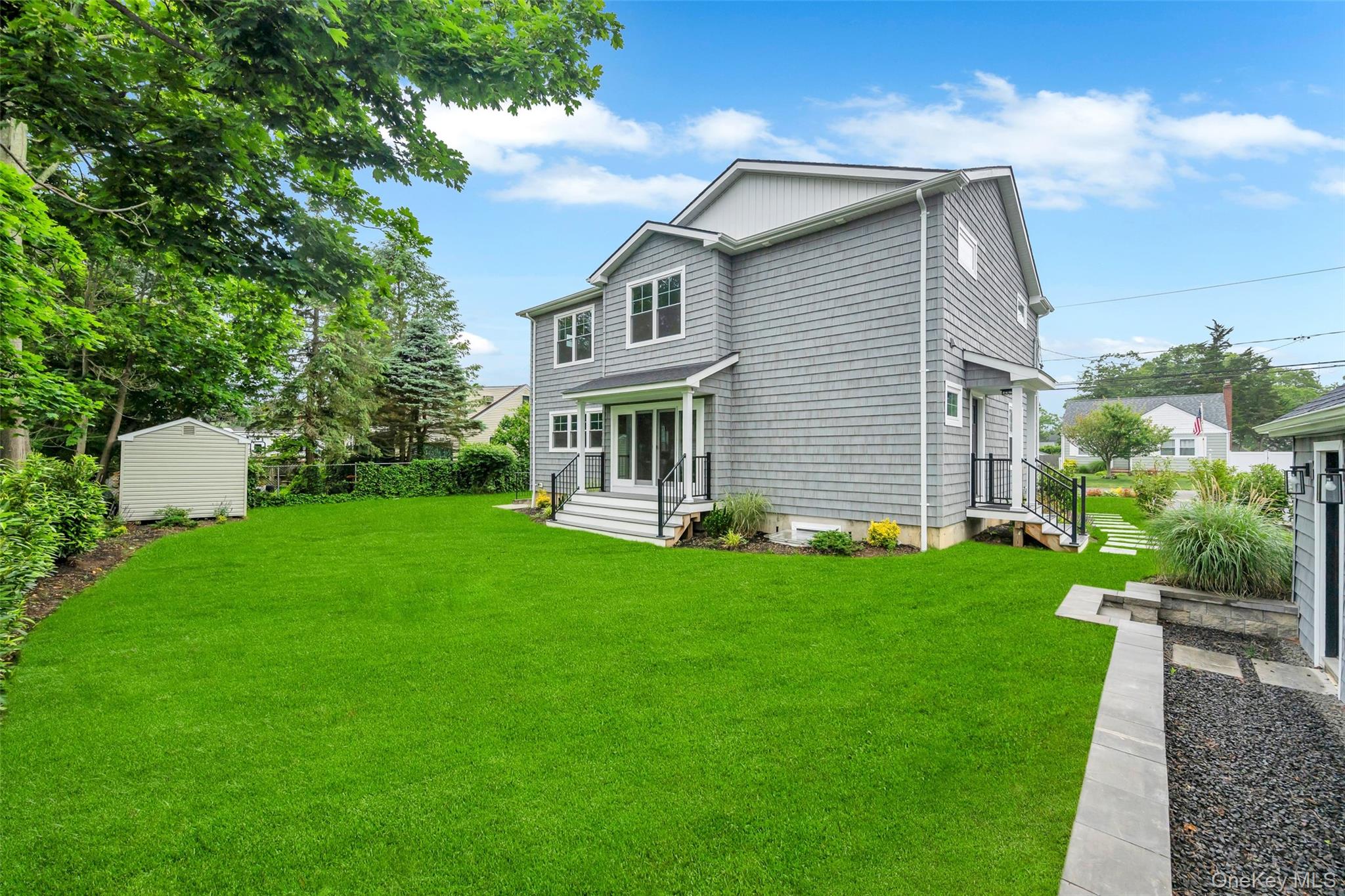 100 Root Avenue, Islip, NY 11751