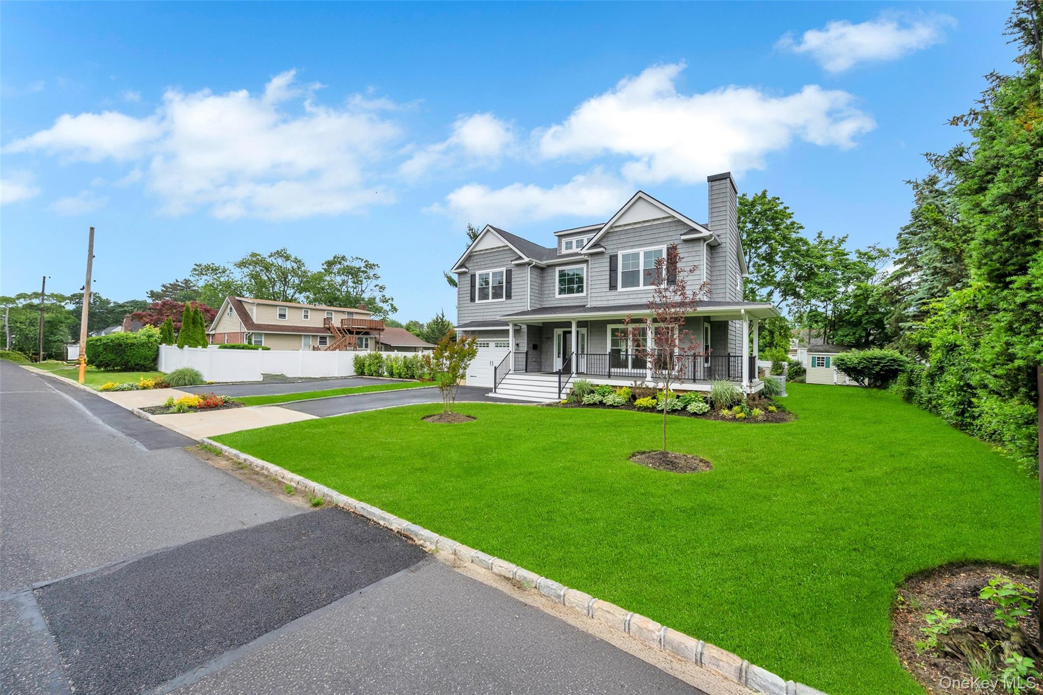 100 Root Avenue, Islip, NY 11751