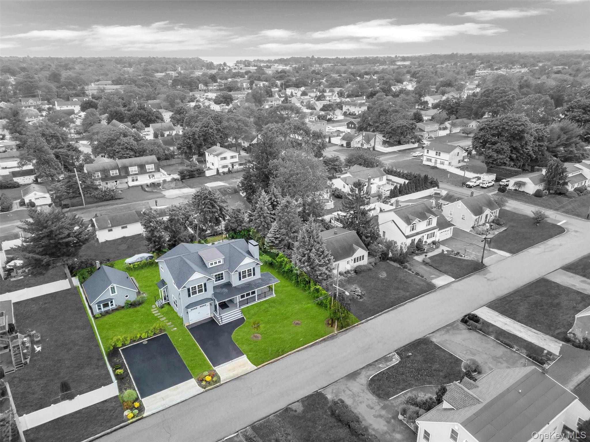 100 Root Avenue, Islip, NY 11751