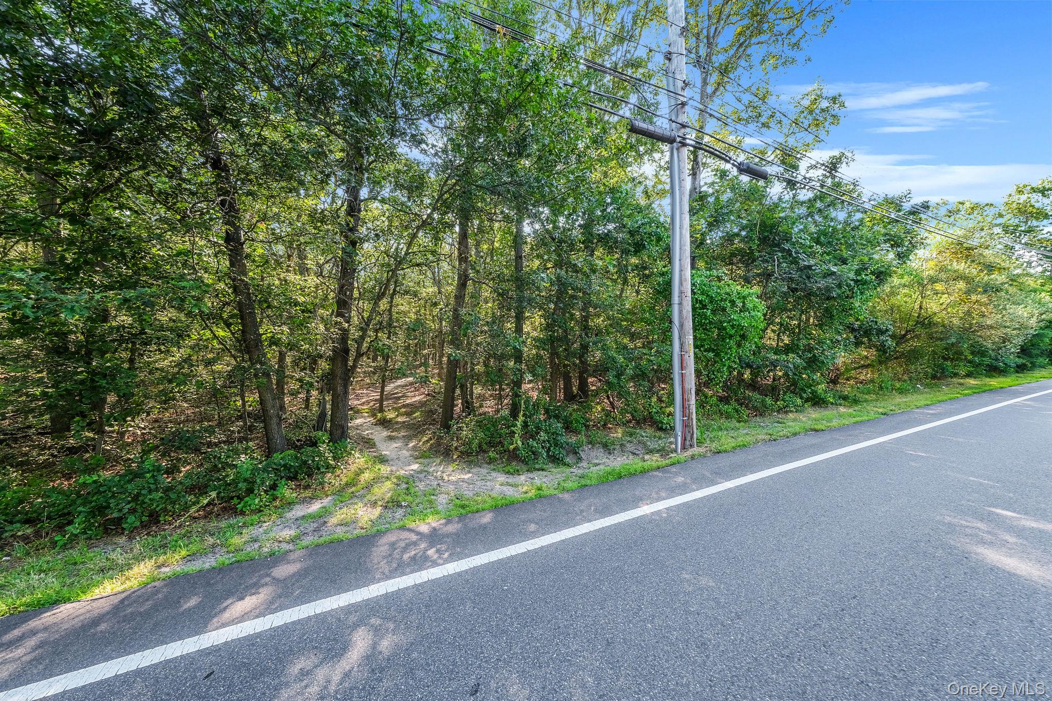 200 Wading River Road, Manorville, NY 11949