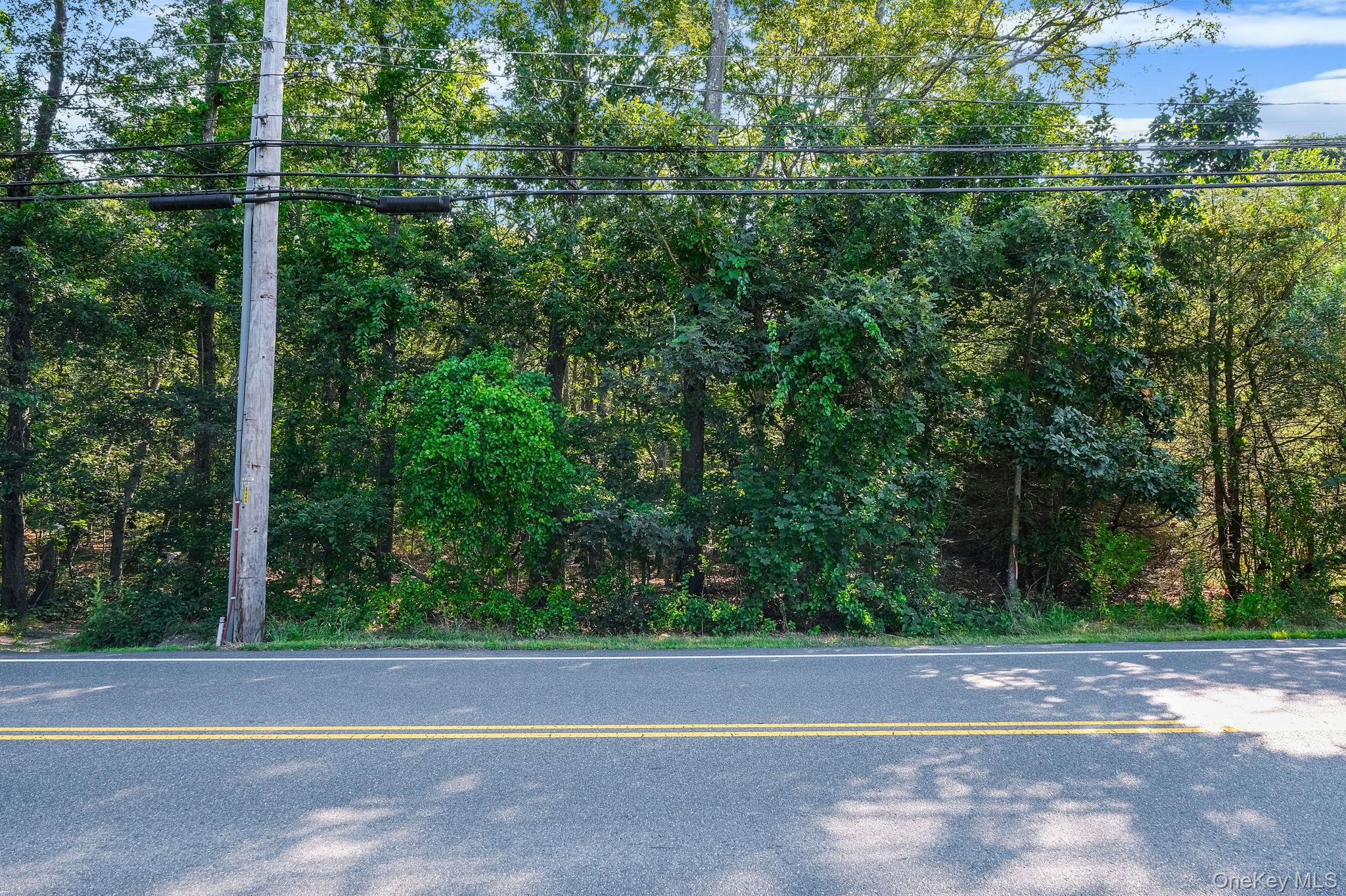 200 Wading River Road, Manorville, NY 11949