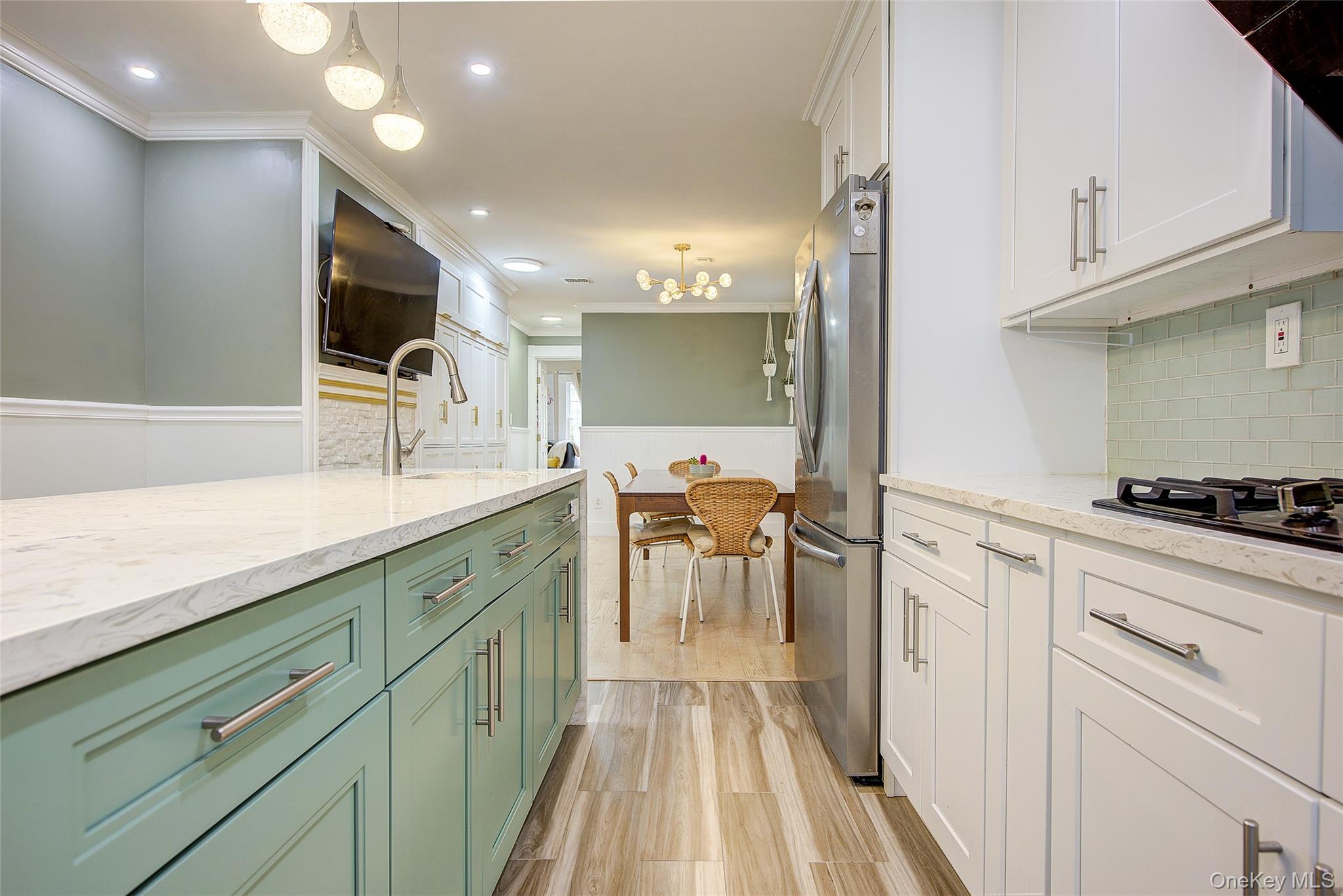 5 Candy Lane, Syosset, NY 11791