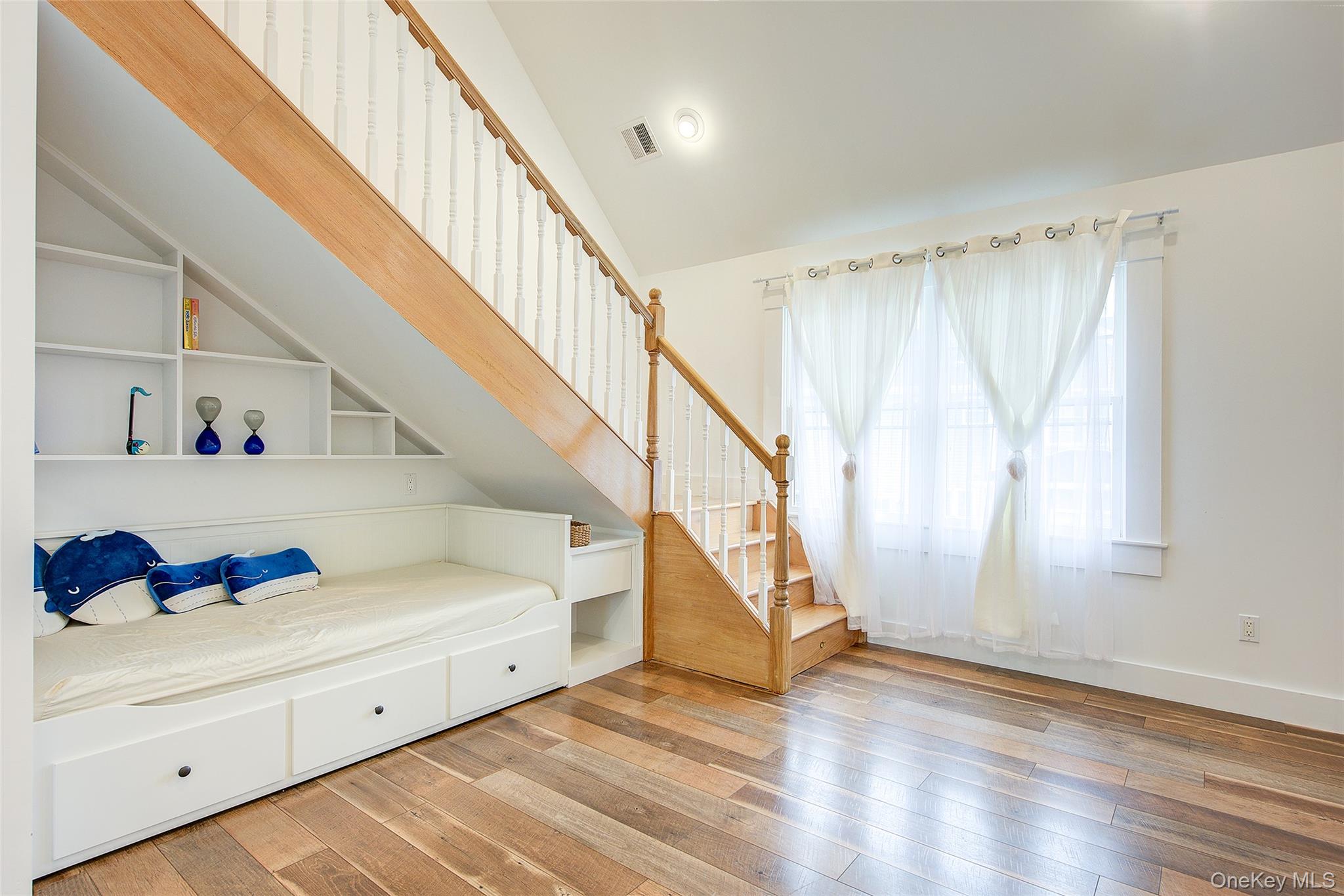 5 Candy Lane, Syosset, NY 11791