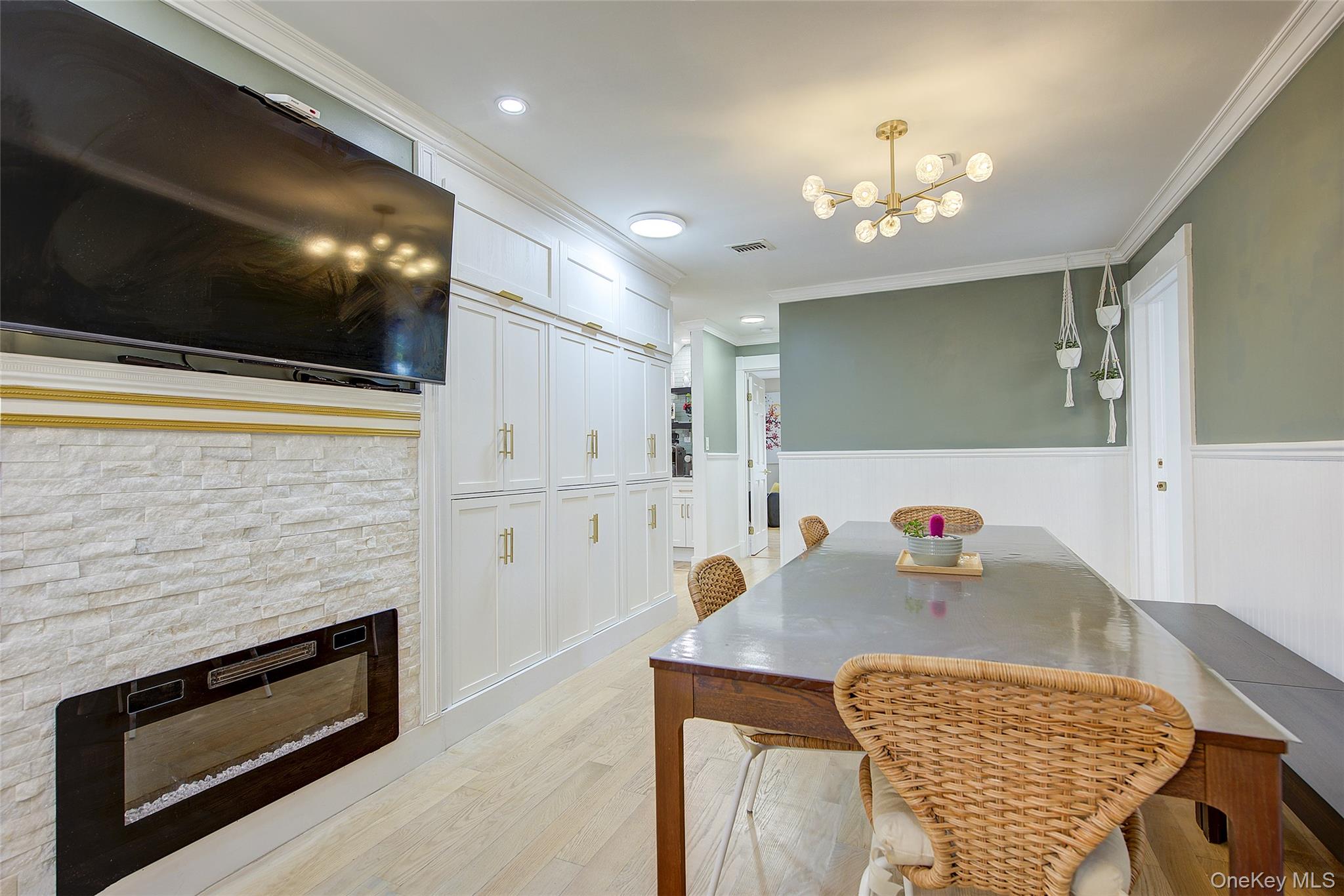 5 Candy Lane, Syosset, NY 11791