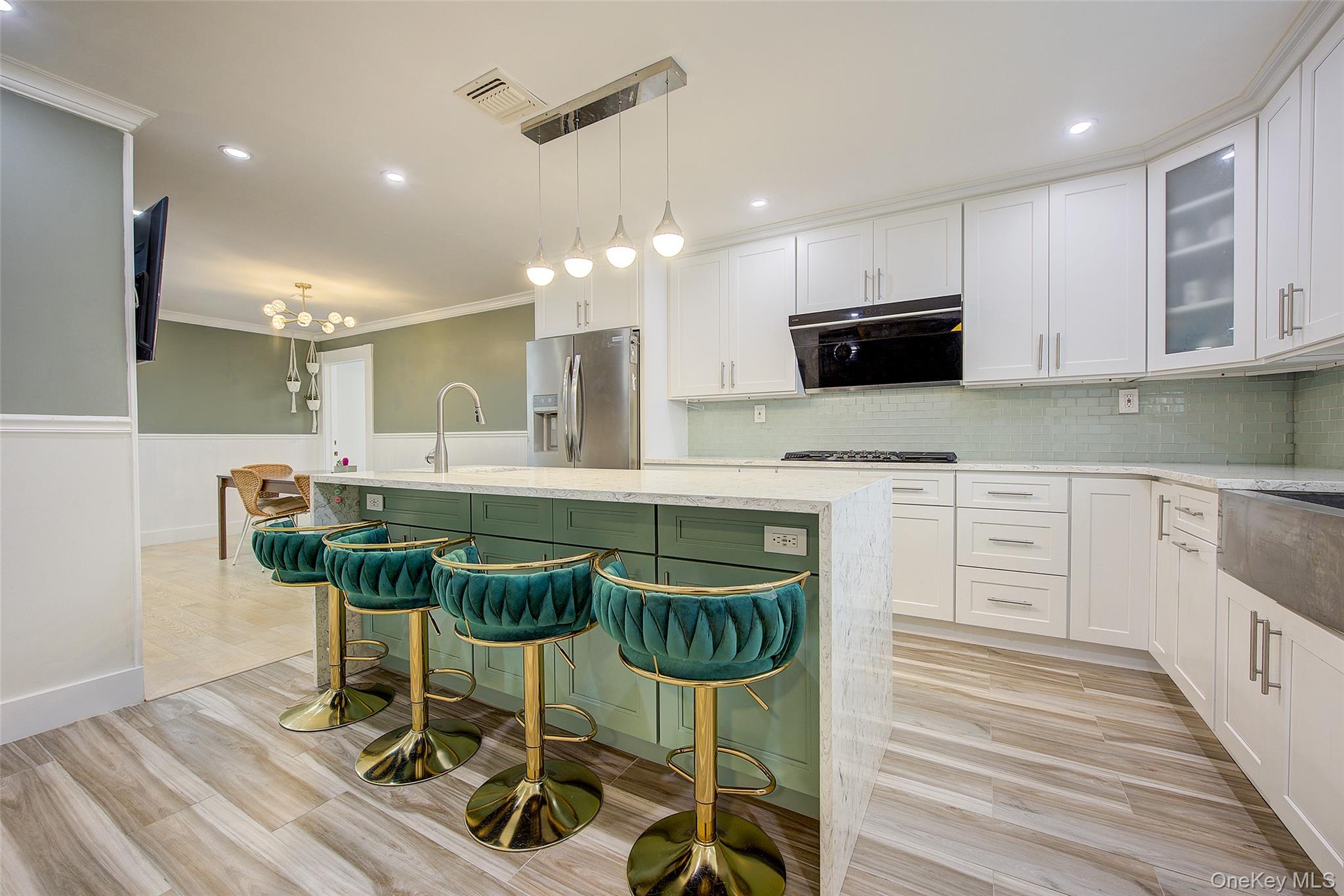 5 Candy Lane, Syosset, NY 11791