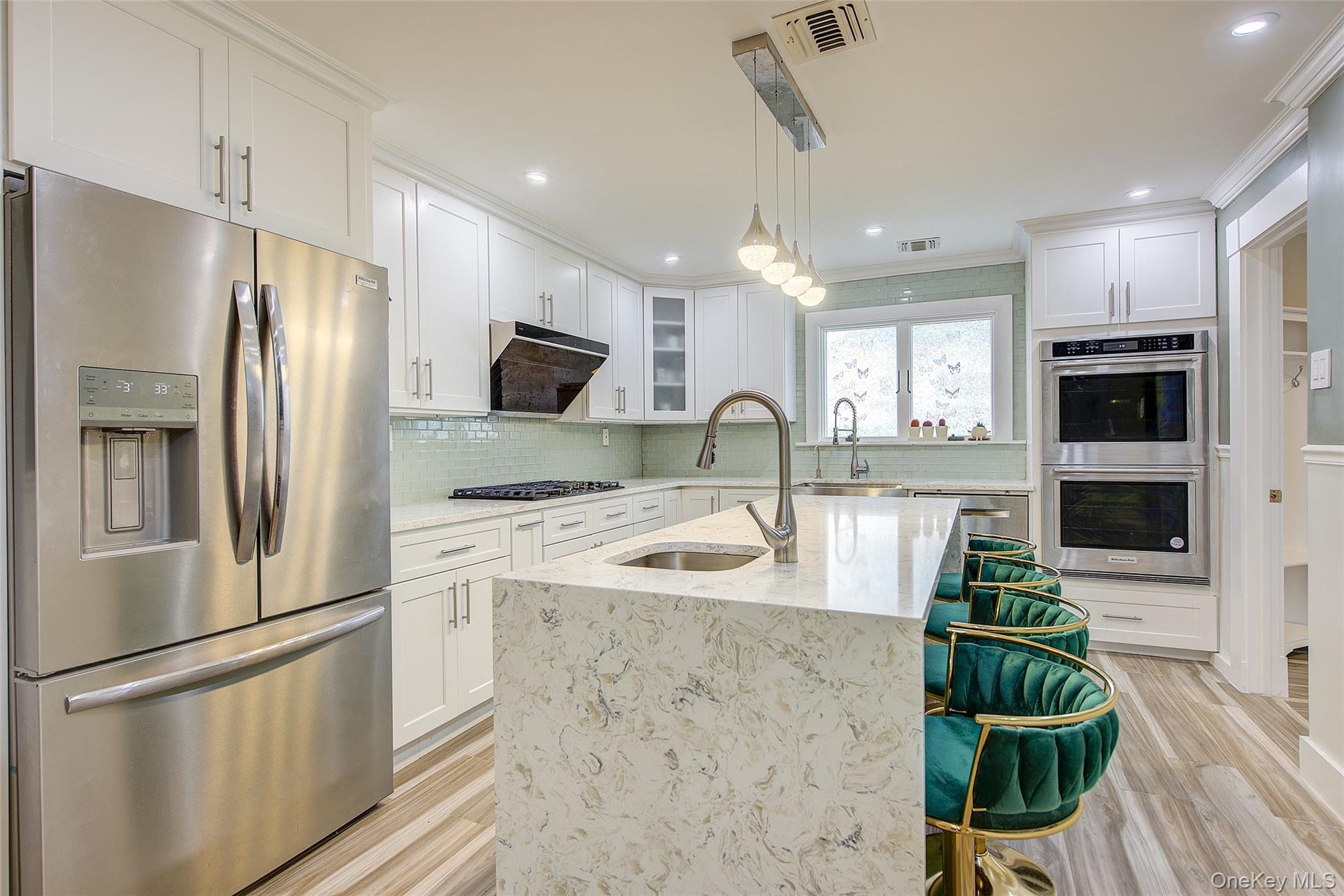 5 Candy Lane, Syosset, NY 11791