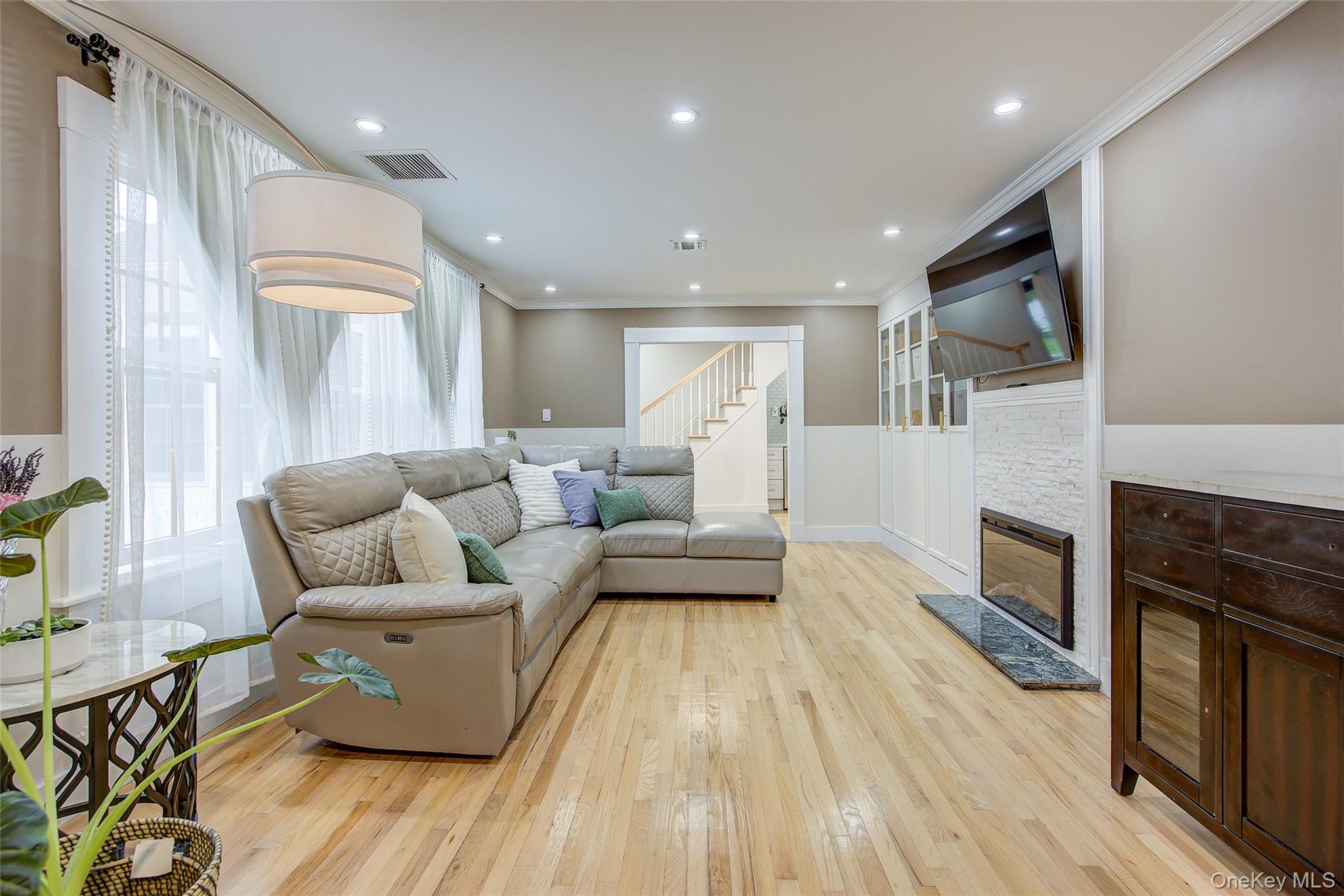 5 Candy Lane, Syosset, NY 11791