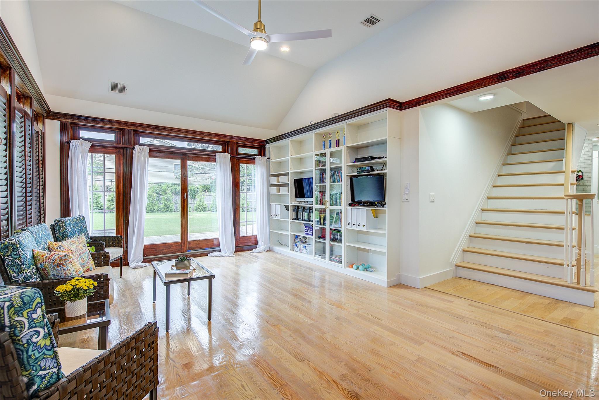 5 Candy Lane, Syosset, NY 11791