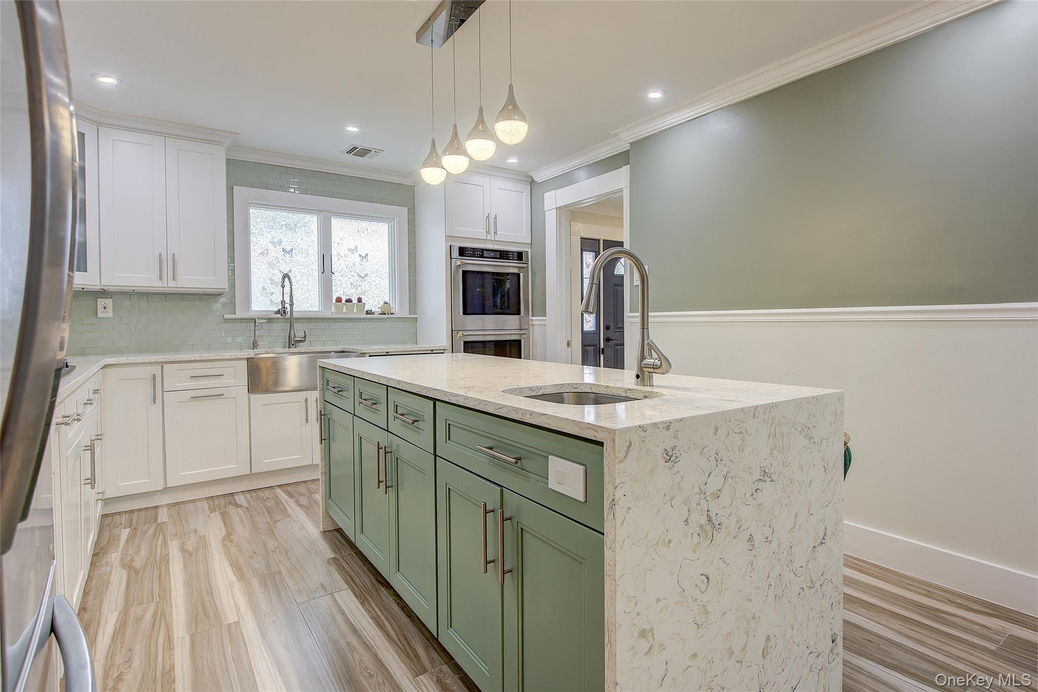 5 Candy Lane, Syosset, NY 11791