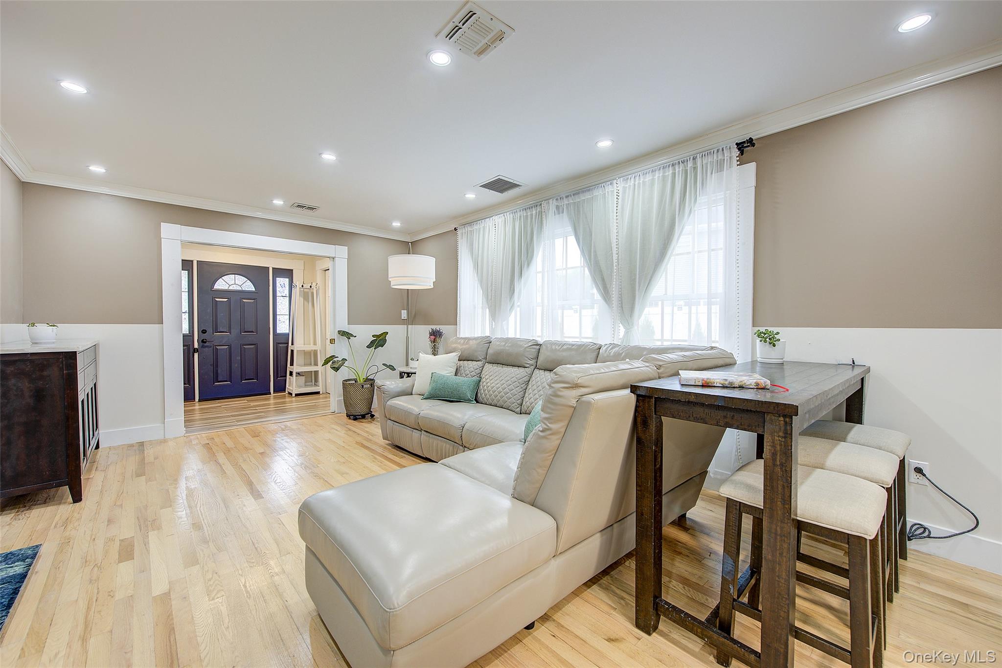 5 Candy Lane, Syosset, NY 11791