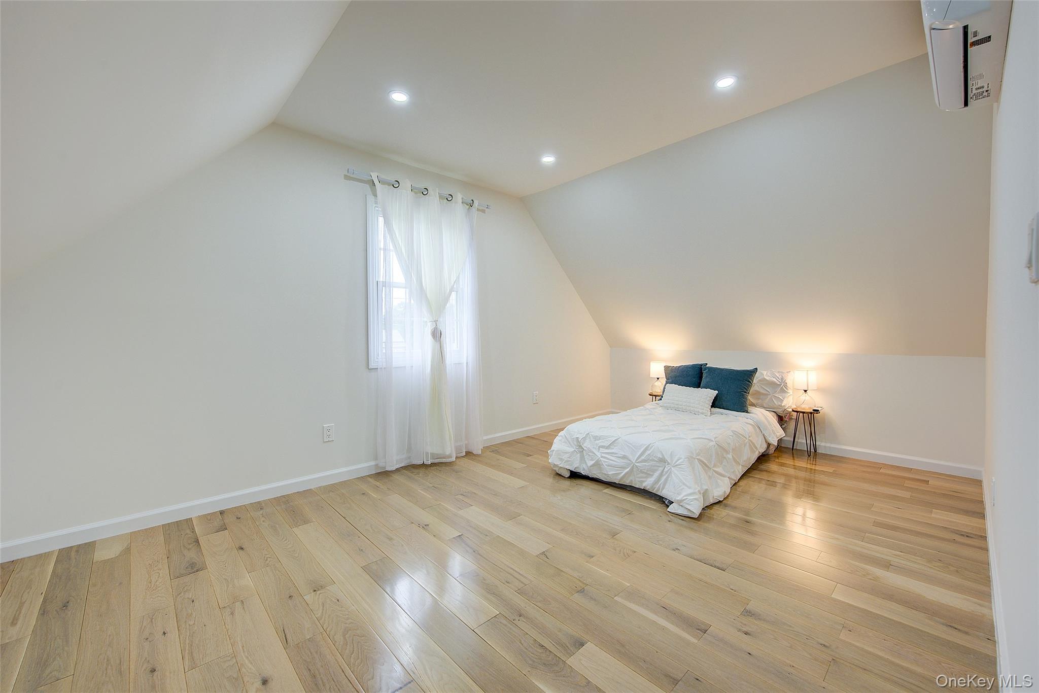 5 Candy Lane, Syosset, NY 11791