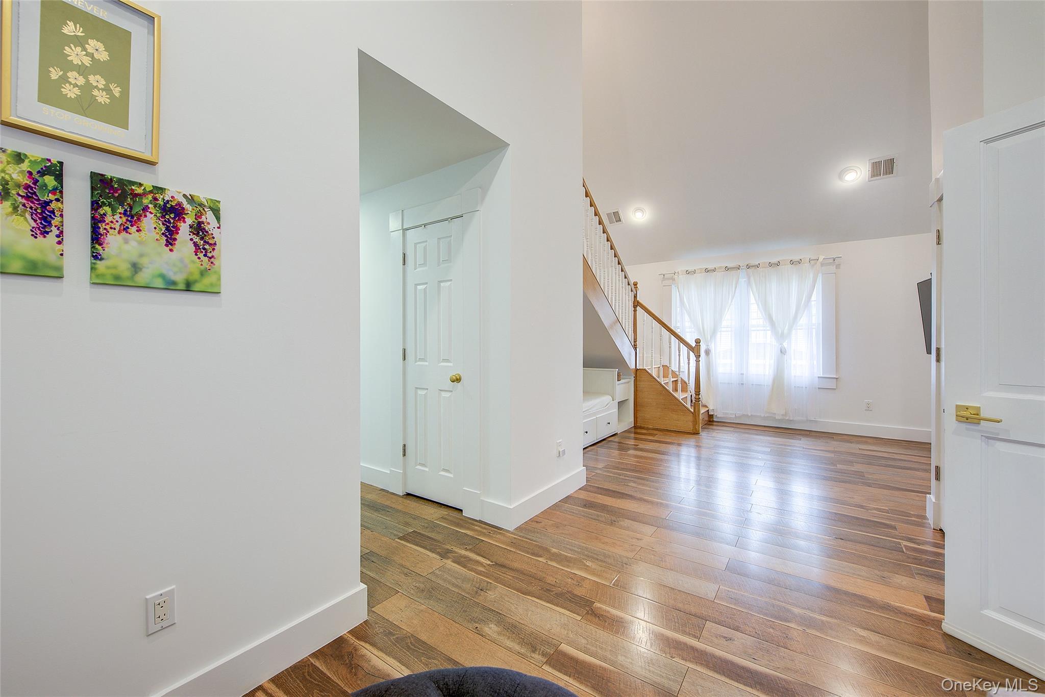 5 Candy Lane, Syosset, NY 11791