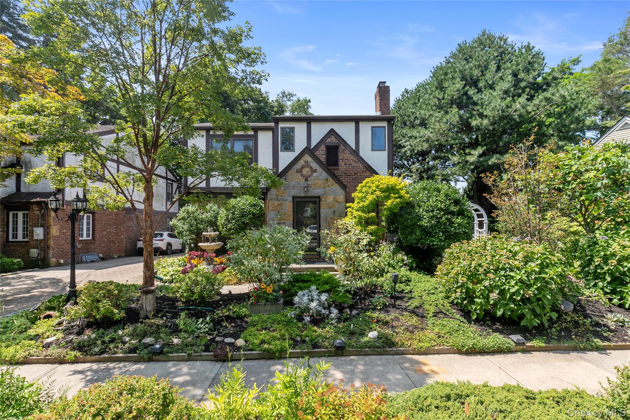 73 Jayson Avenue, Great Neck, NY 11021