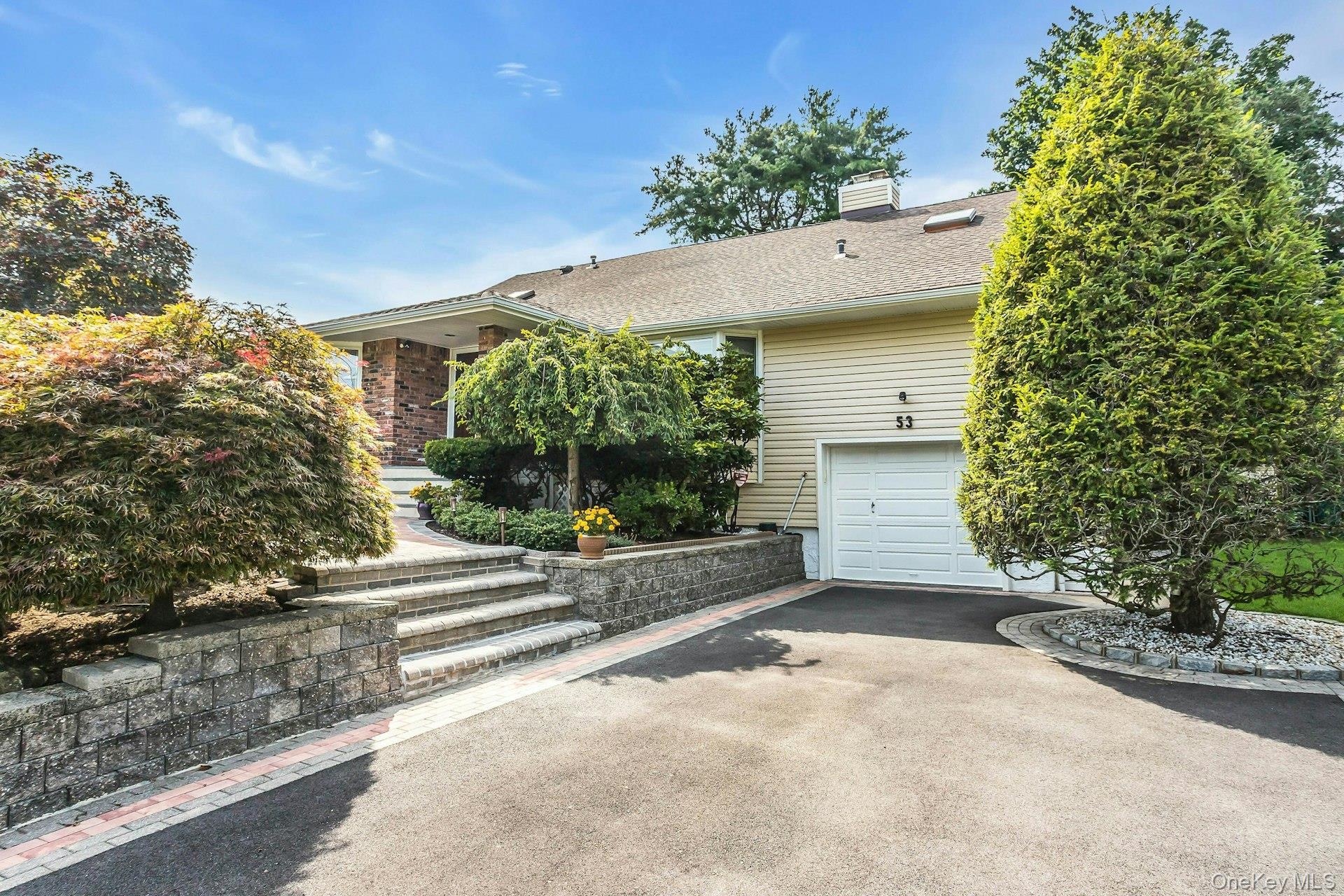 53 Hightop Lane, Jericho, NY 11753