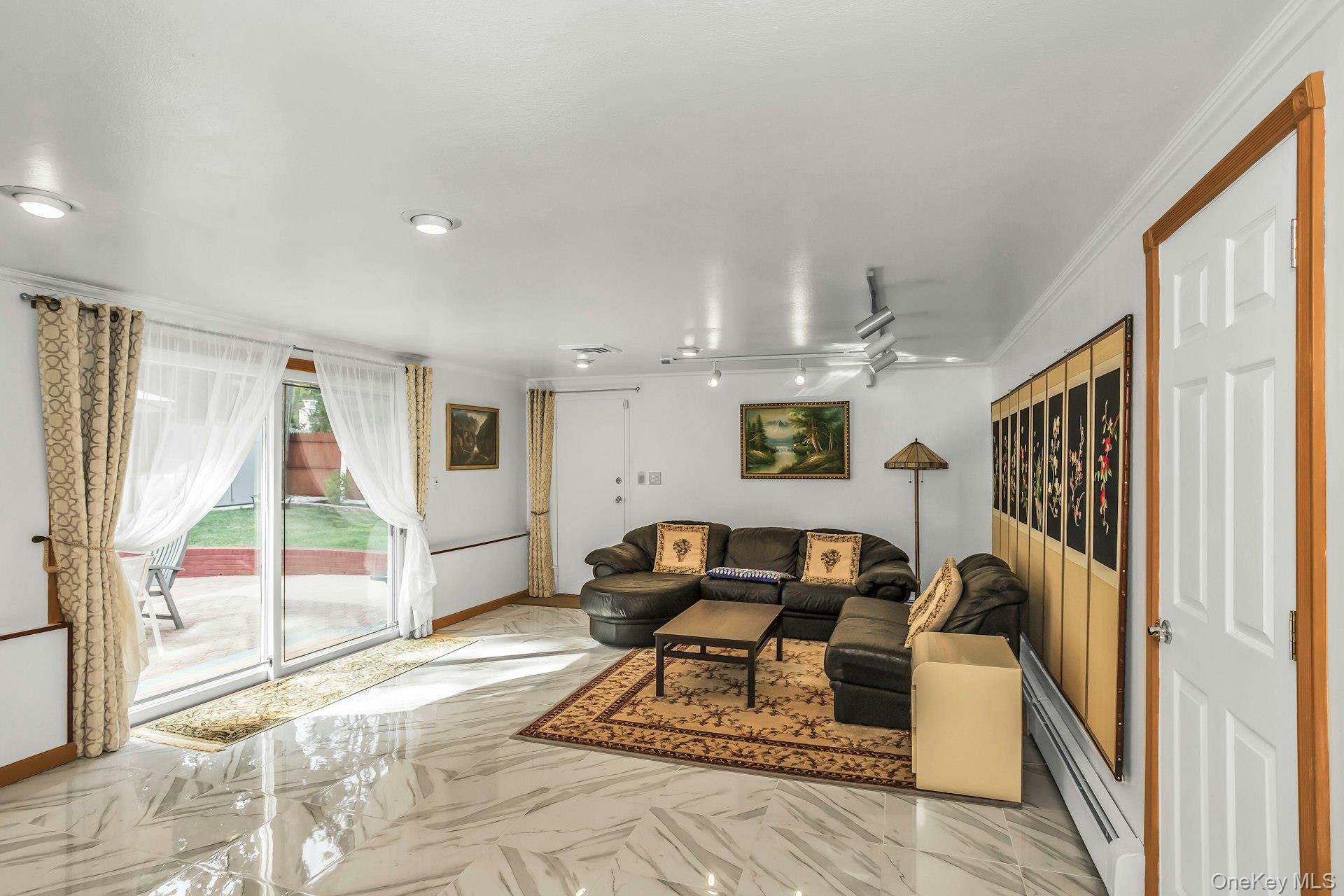 53 Hightop Lane, Jericho, NY 11753