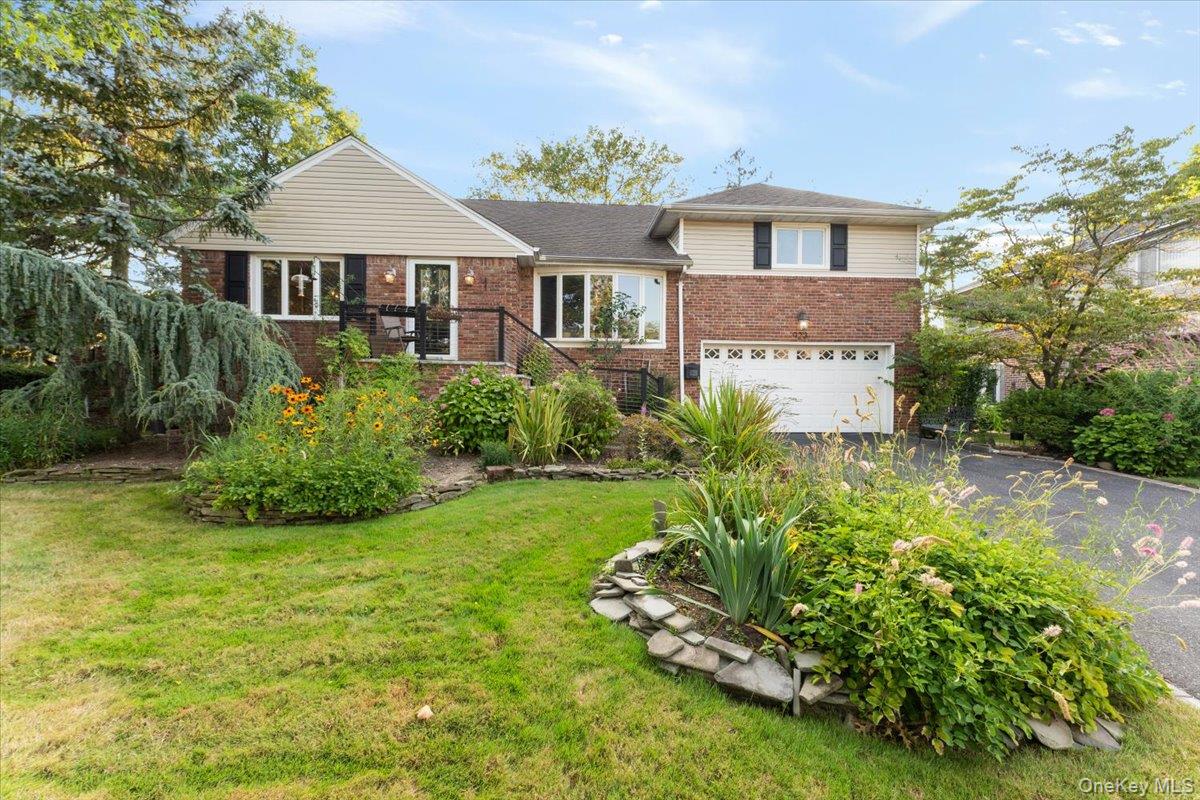 923 Woodmere Drive, Valley Stream, NY 11581