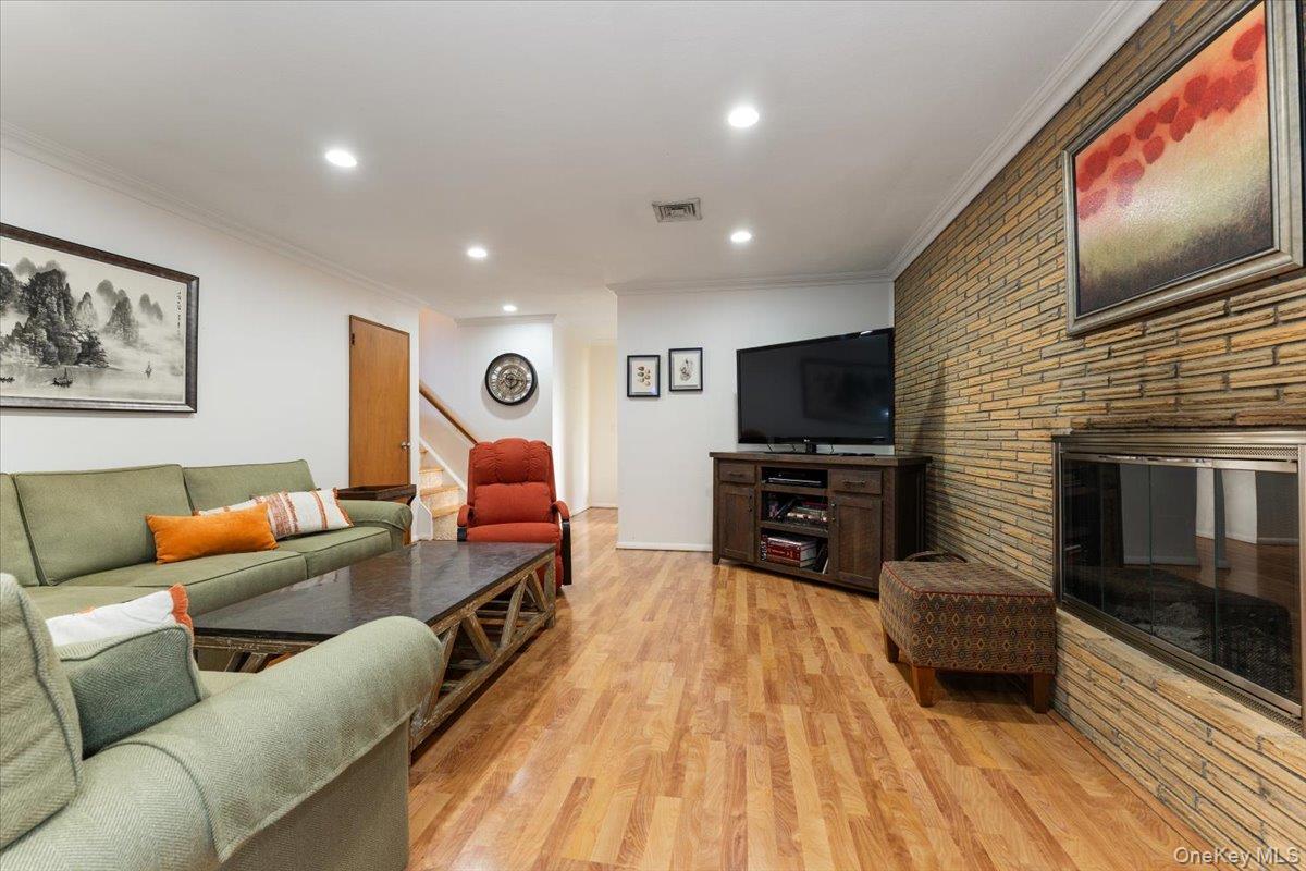 923 Woodmere Drive, North Woodmere, NY 11581